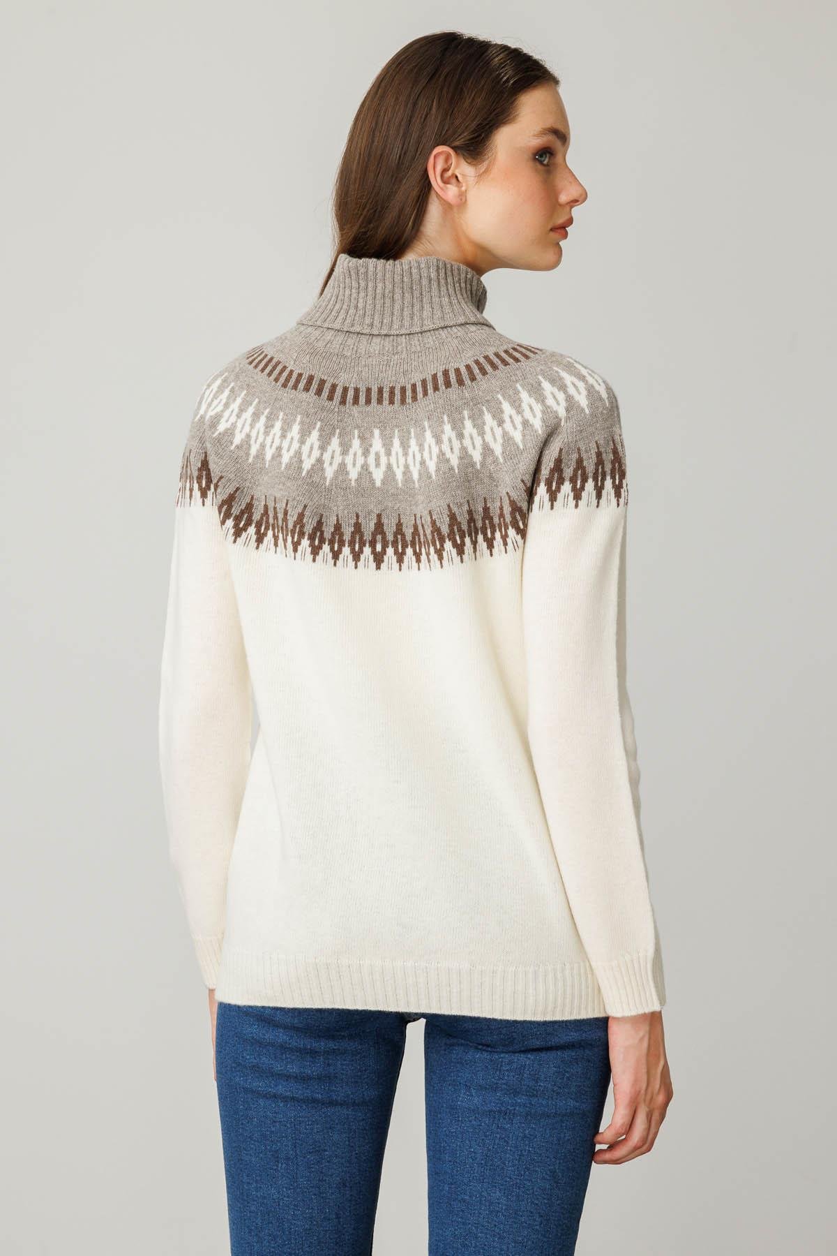 25219Kadın Tam Balıkçı Yaka Robası Baklavalı Yün Kazak Kemik