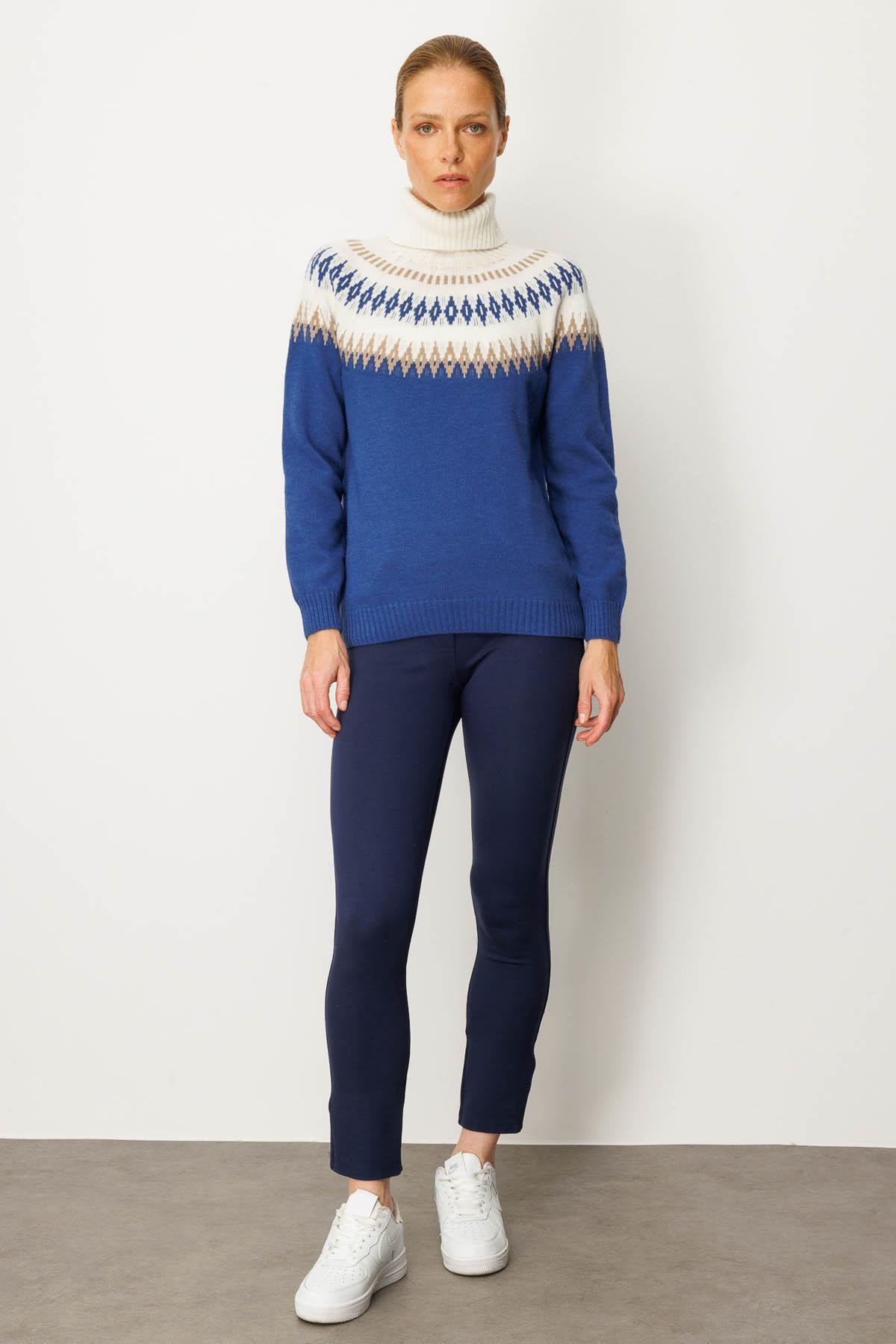 25219Kadın Tam Balıkçı Yaka Robası Baklavalı Yün Kazak Mavi