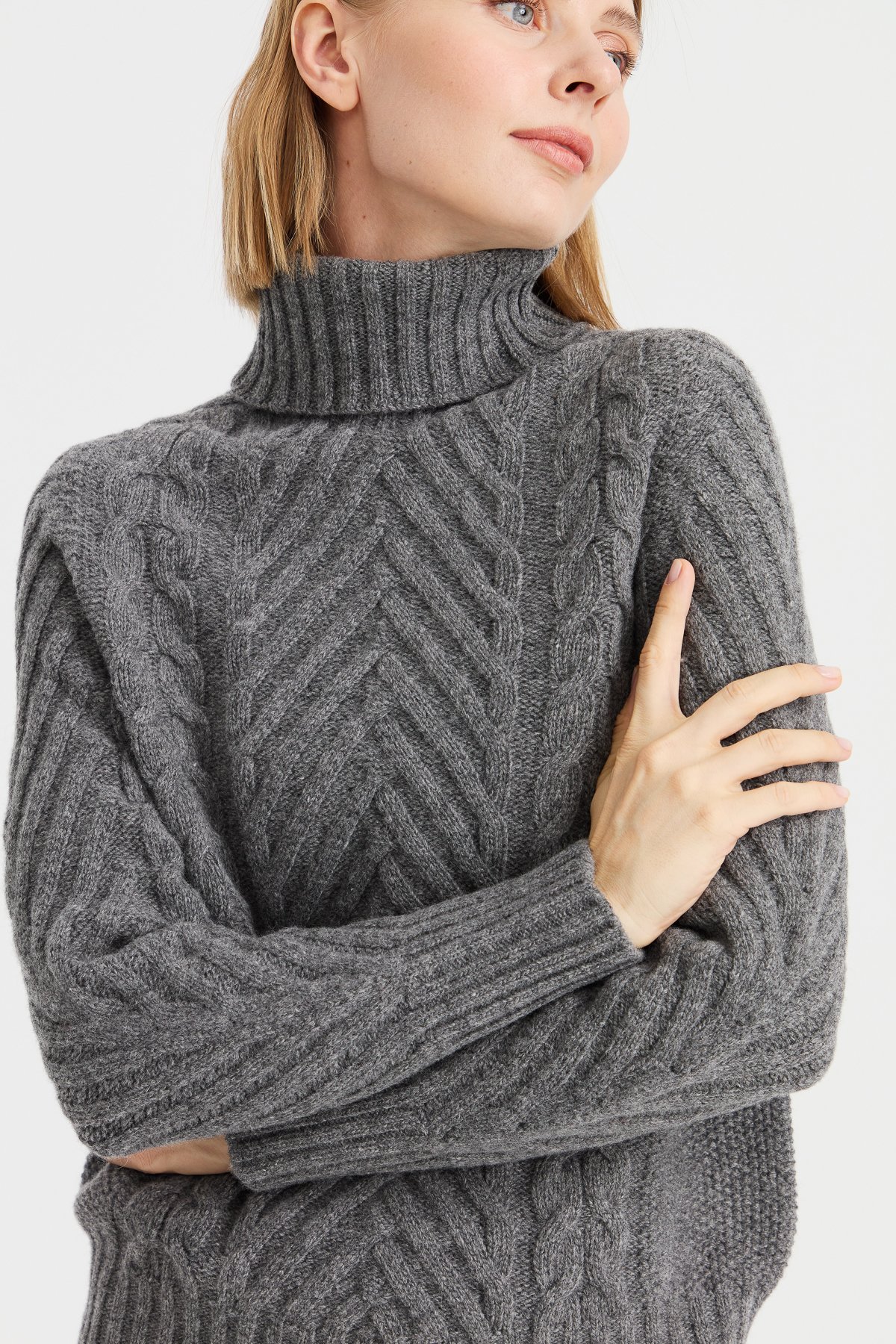 23200Kadın Tam Balıkçı Yaka Saç Yürütme Örgülü Yün Kazak Füme