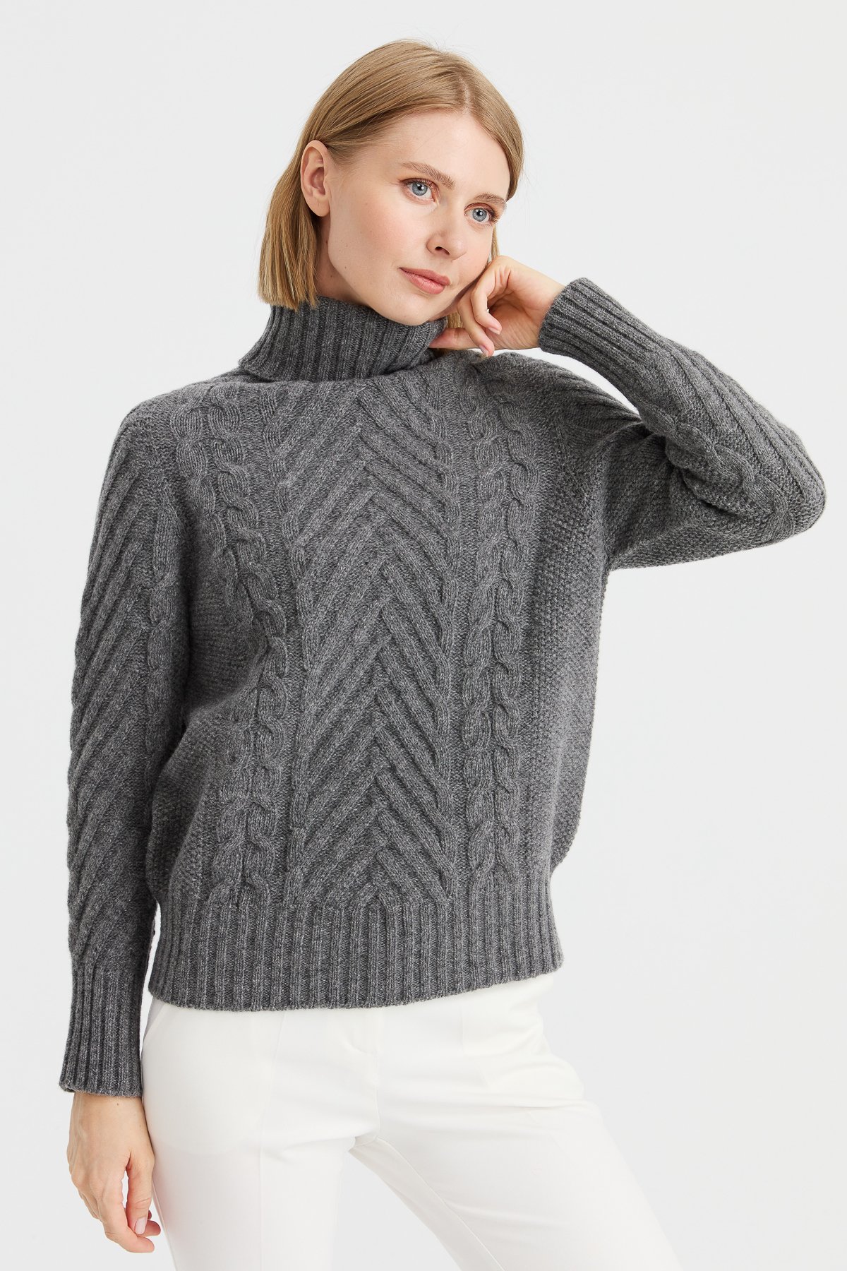 23200Kadın Tam Balıkçı Yaka Saç Yürütme Örgülü Yün Kazak Füme