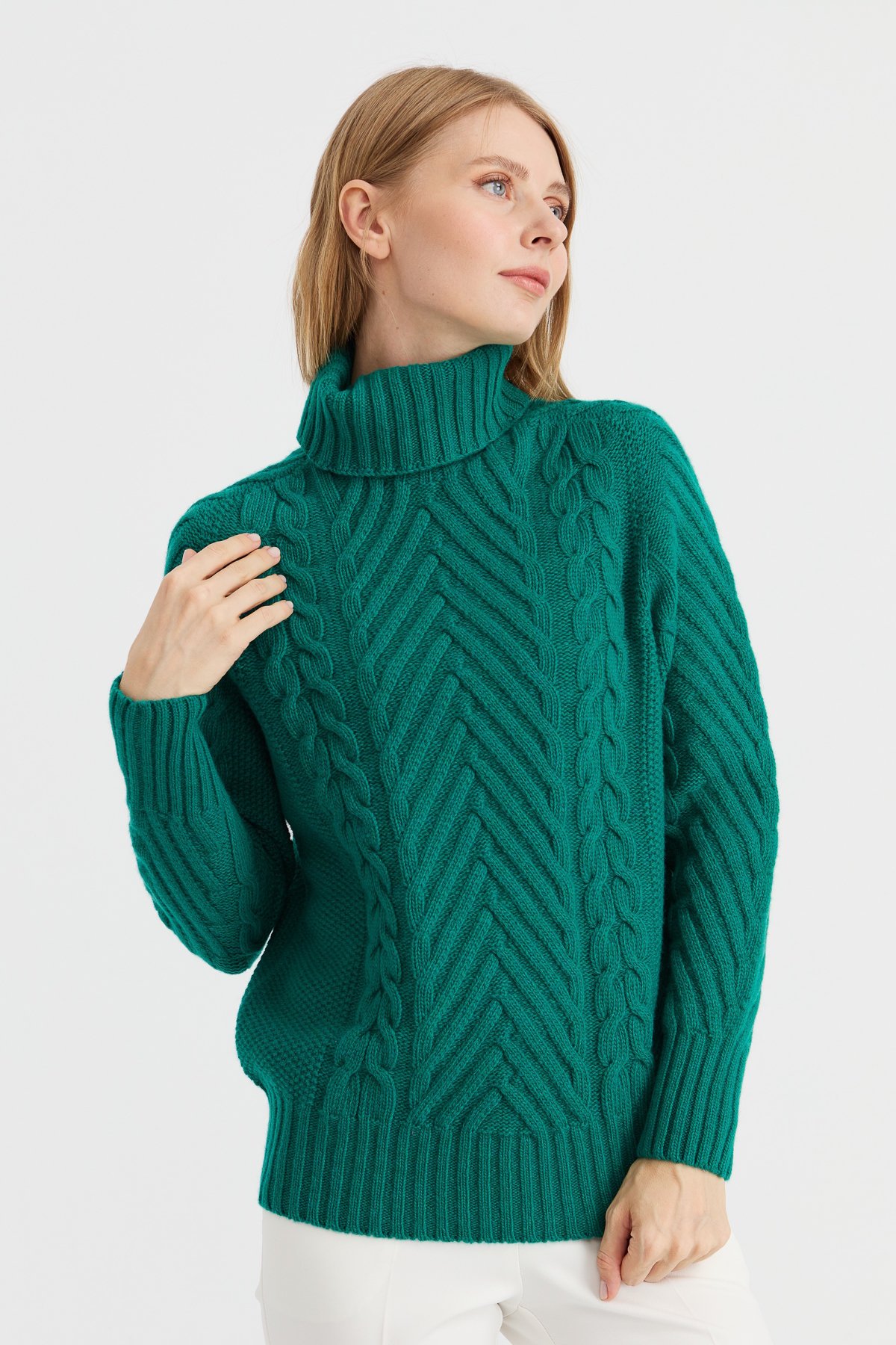 23200Kadın Tam Balıkçı Yaka Saç Yürütme Örgülü Yün Kazak A.Ö.Başı