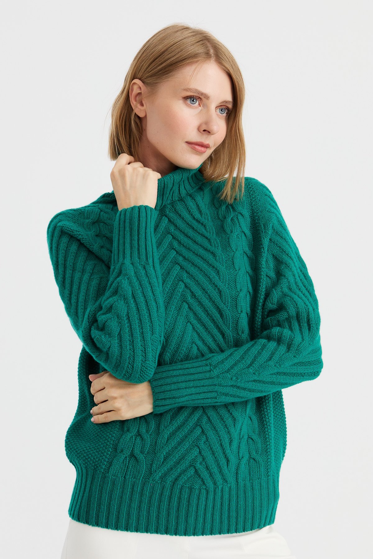 23200Kadın Tam Balıkçı Yaka Saç Yürütme Örgülü Yün Kazak A.Ö.Başı