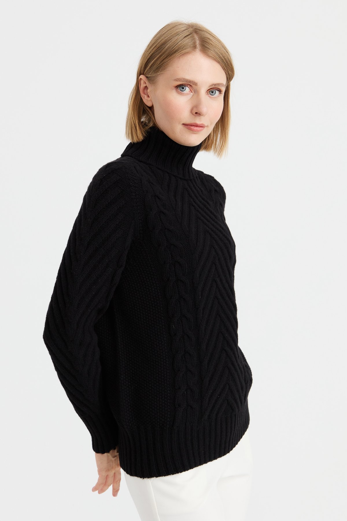 23200Women's Turtleneck Hair Extension Knitted Wool Sweater Black