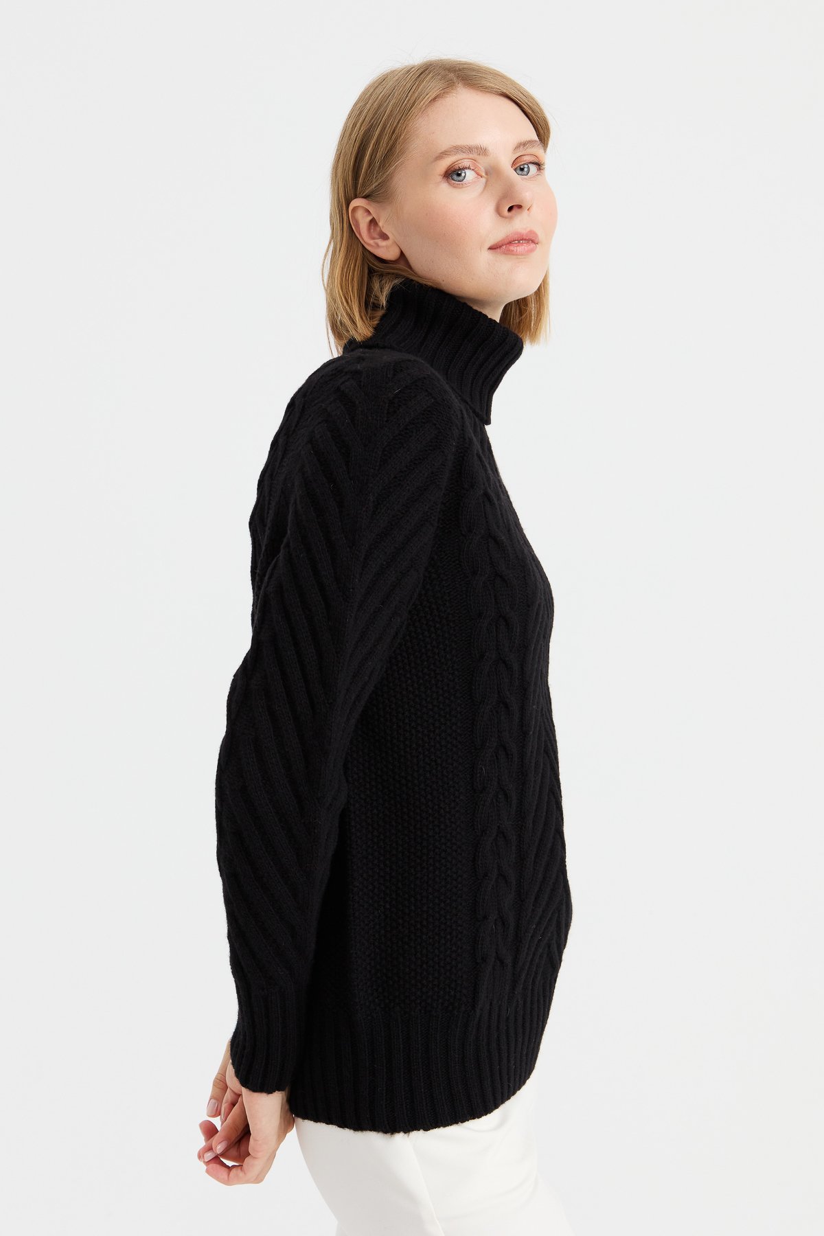 23200Women's Turtleneck Hair Extension Knitted Wool Sweater Black
