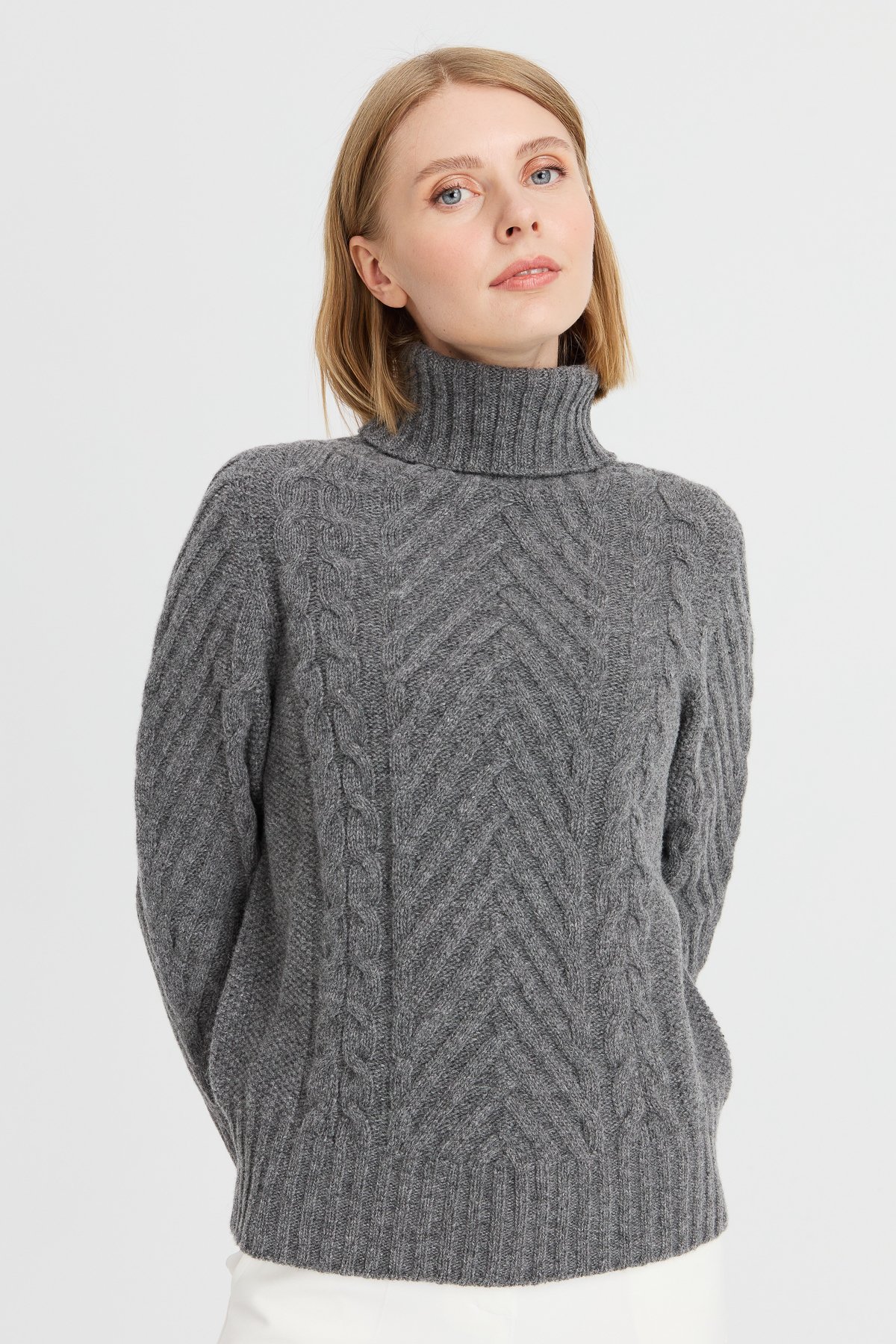 23200Kadın Tam Balıkçı Yaka Saç Yürütme Örgülü Yün Kazak Füme