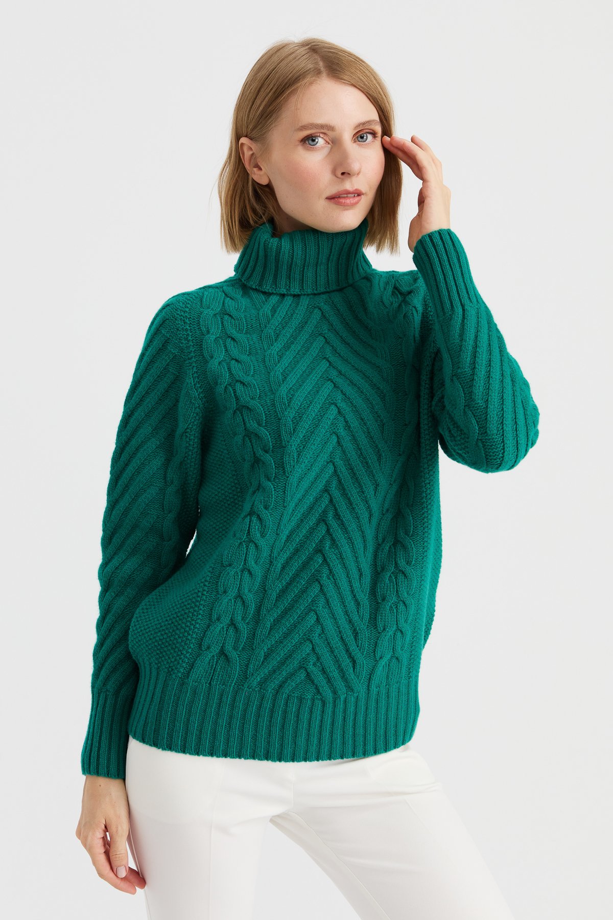 23200Kadın Tam Balıkçı Yaka Saç Yürütme Örgülü Yün Kazak A.Ö.Başı