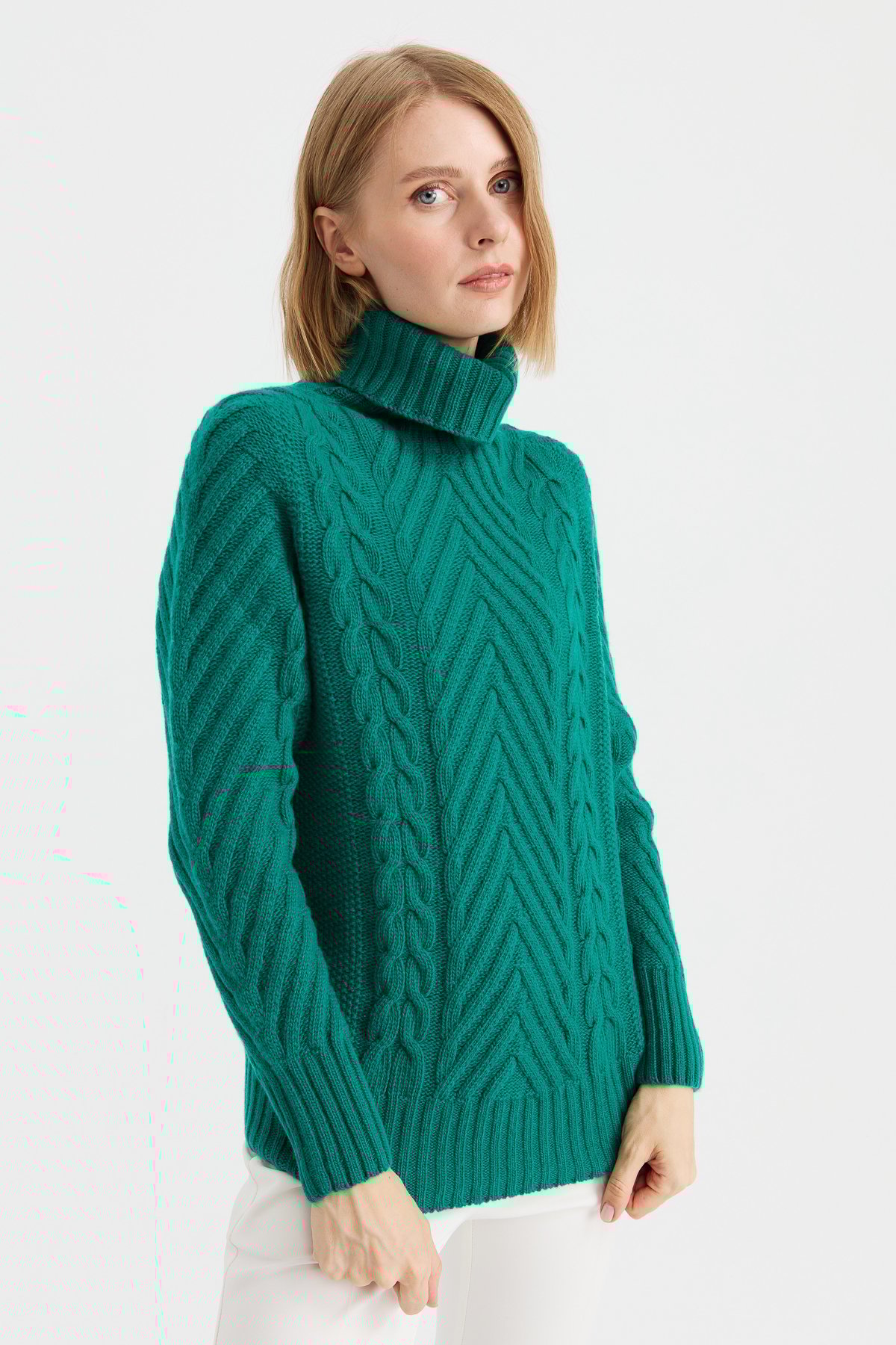 23200Kadın Tam Balıkçı Yaka Saç Yürütme Örgülü Yün Kazak A.Ö.Başı