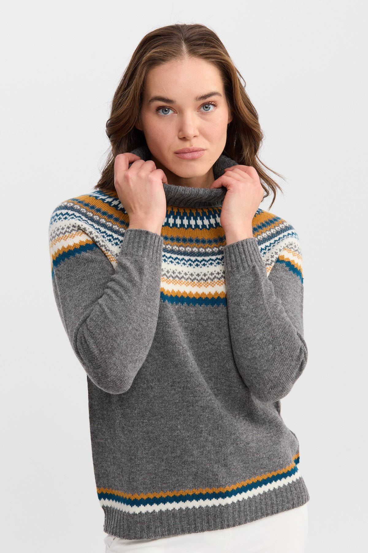 22087Kadın Tam Balıkçı Yaka Yün Kazak Füme