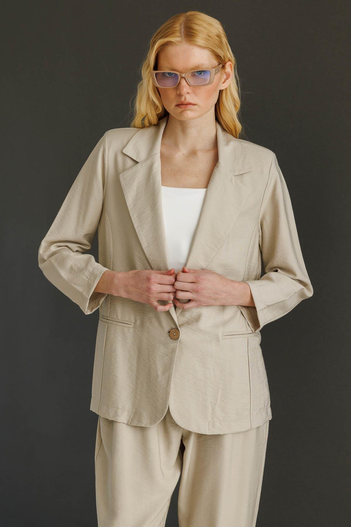 25878Kadın Tek Düğmeli Keten Ceket Bej