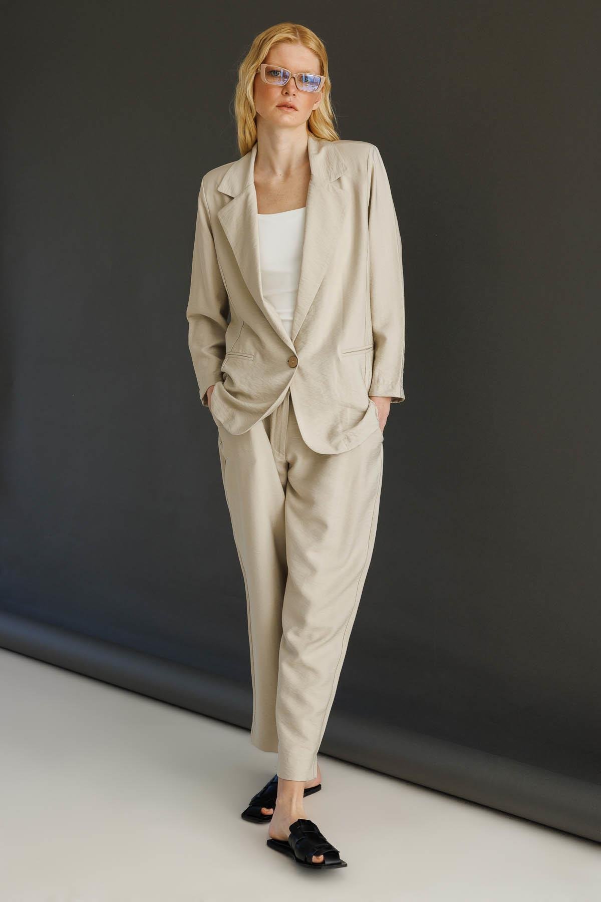 25878Kadın Tek Düğmeli Keten Ceket Bej