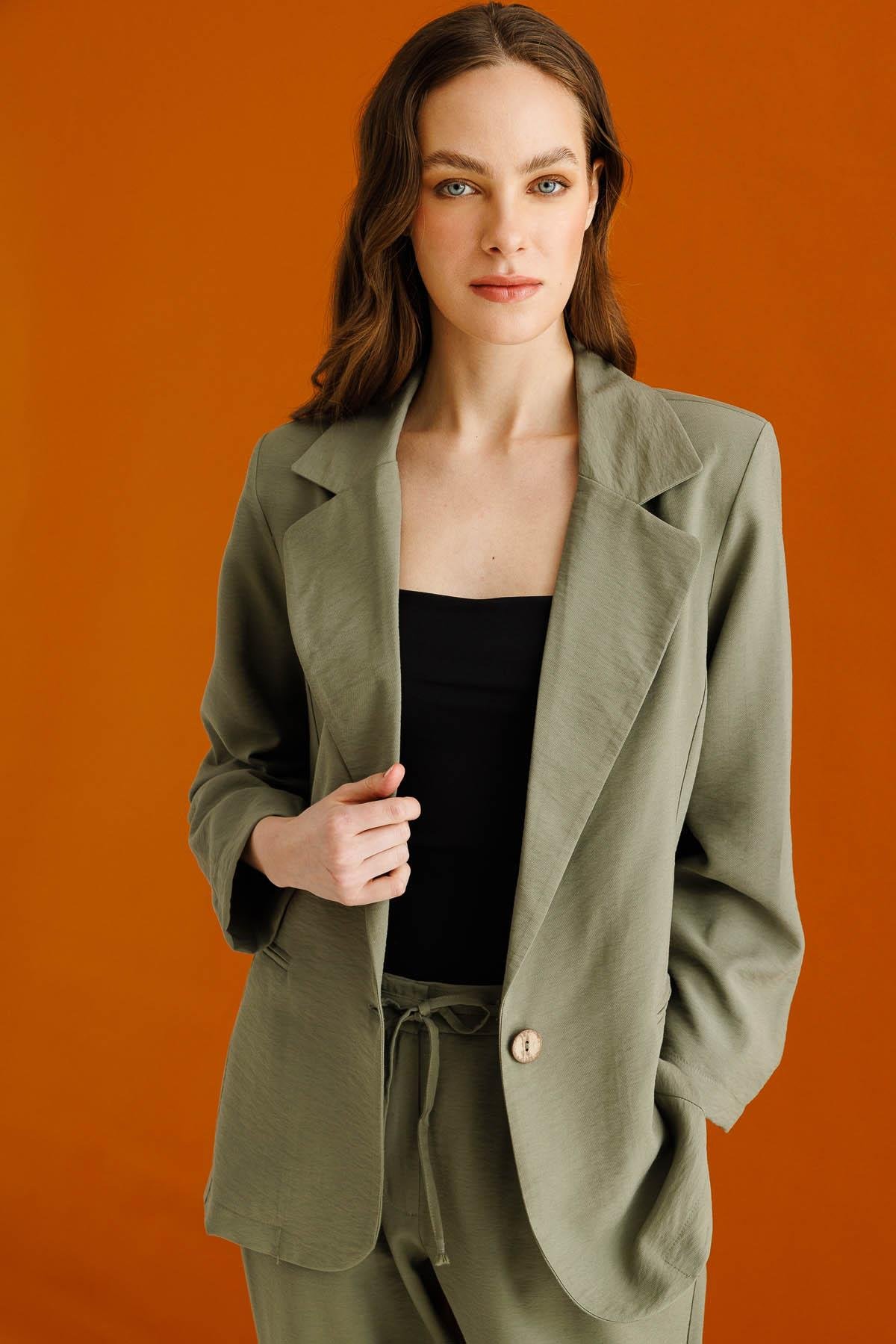 25878Kadın Tek Düğmeli Keten Ceket Haki