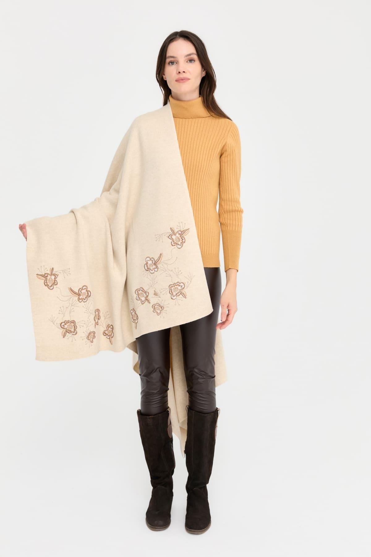 24031Kadın Tek Yanı Çiçek İşlemeli Şal T.Melanj