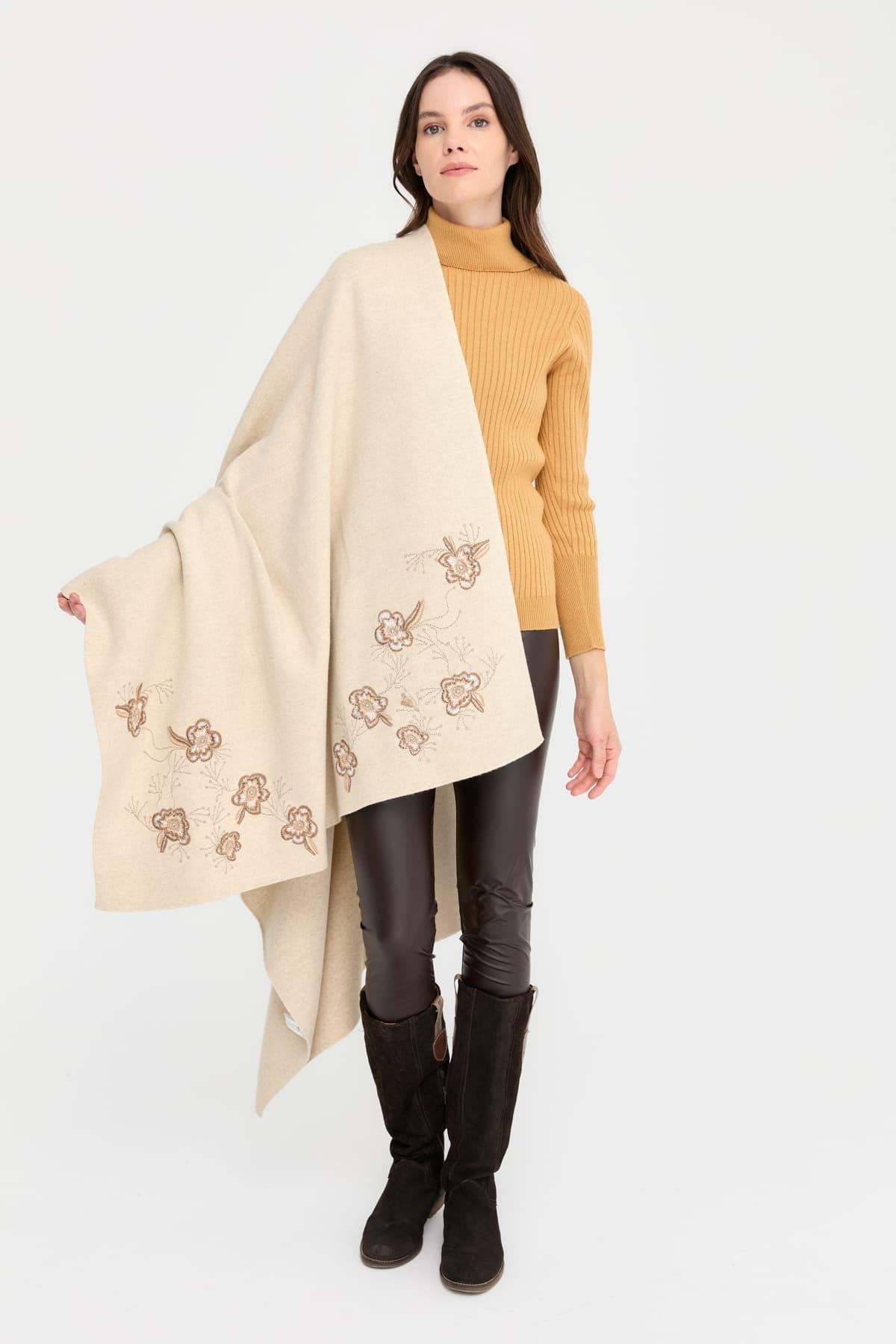 24031Kadın Tek Yanı Çiçek İşlemeli Şal T.Melanj