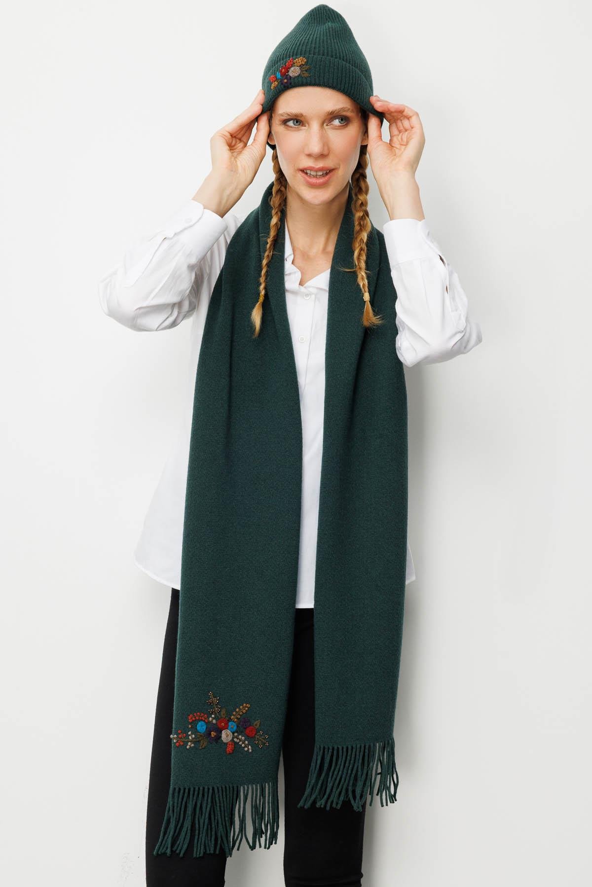 25071Kadın Tek Yanı Rokoko Nakış İşlemeli Yün Kaşkol Yeşil