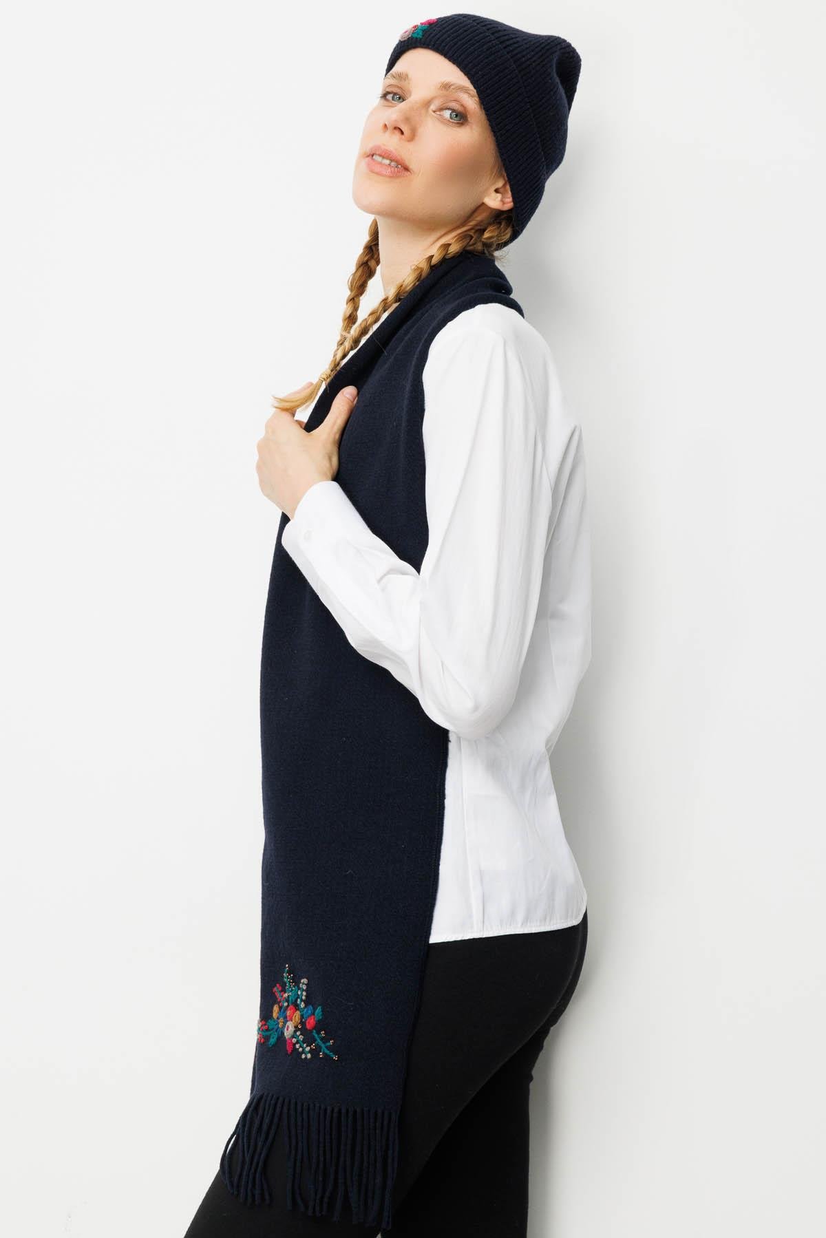 25071Kadın Tek Yanı Rokoko Nakış İşlemeli Yün Kaşkol K.Lacivert