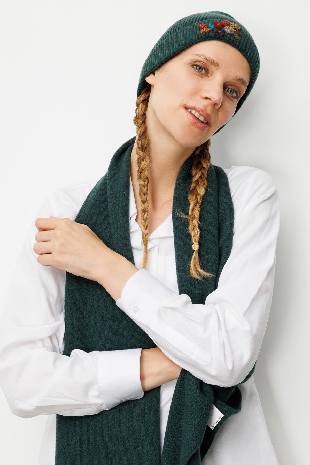 25071Kadın Tek Yanı Rokoko Nakış İşlemeli Yün Kaşkol Yeşil