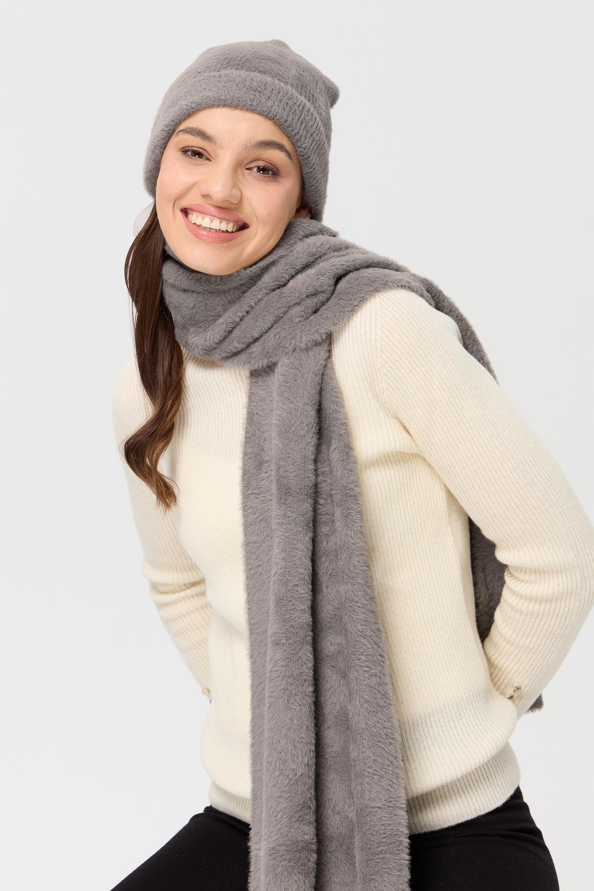 23280Kadın Triko Afrodit Bere Gri