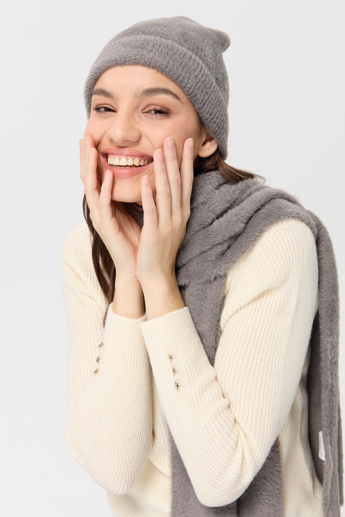 23280Kadın Triko Afrodit Bere Gri