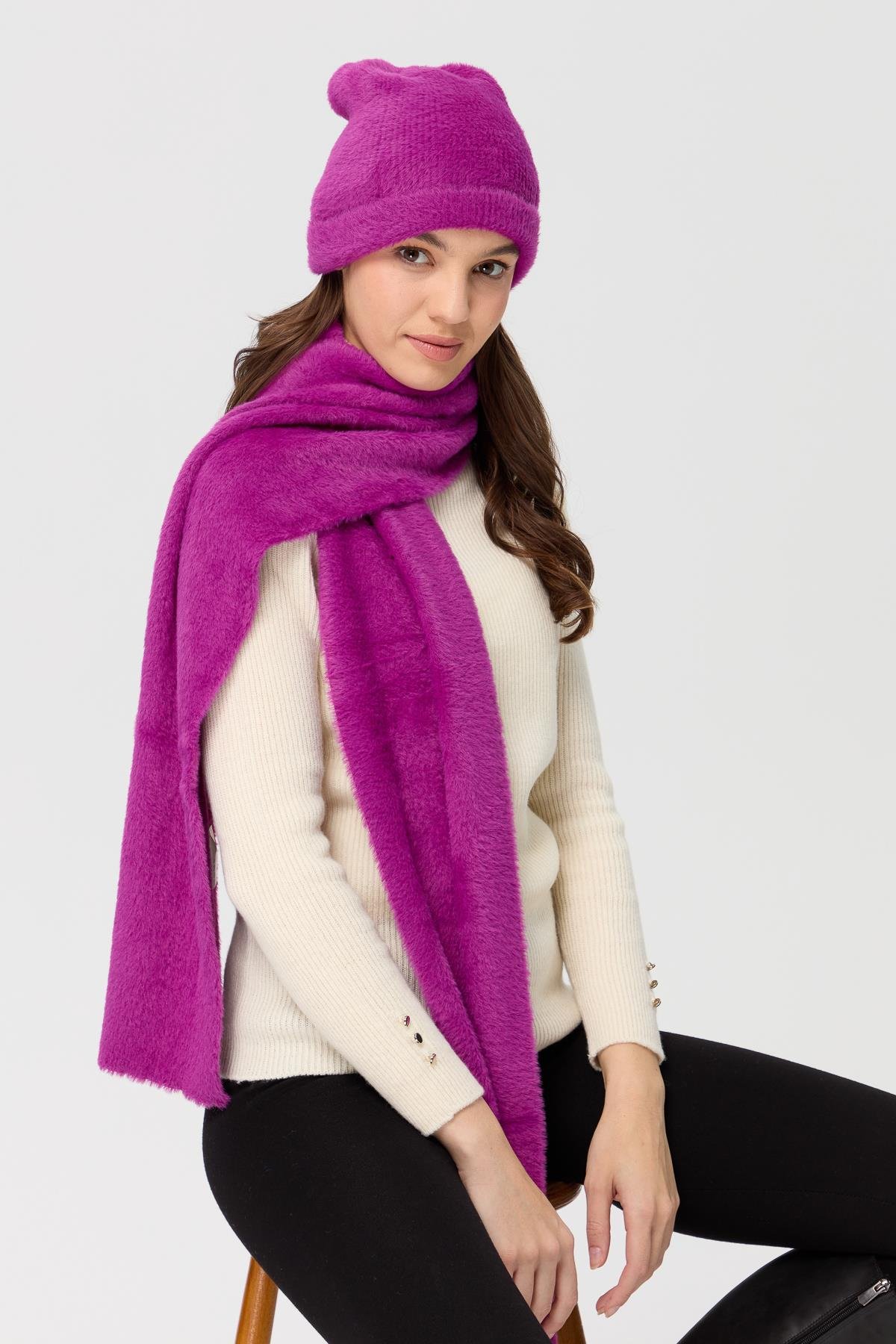 23280Kadın Triko Afrodit Bere Sıklamen