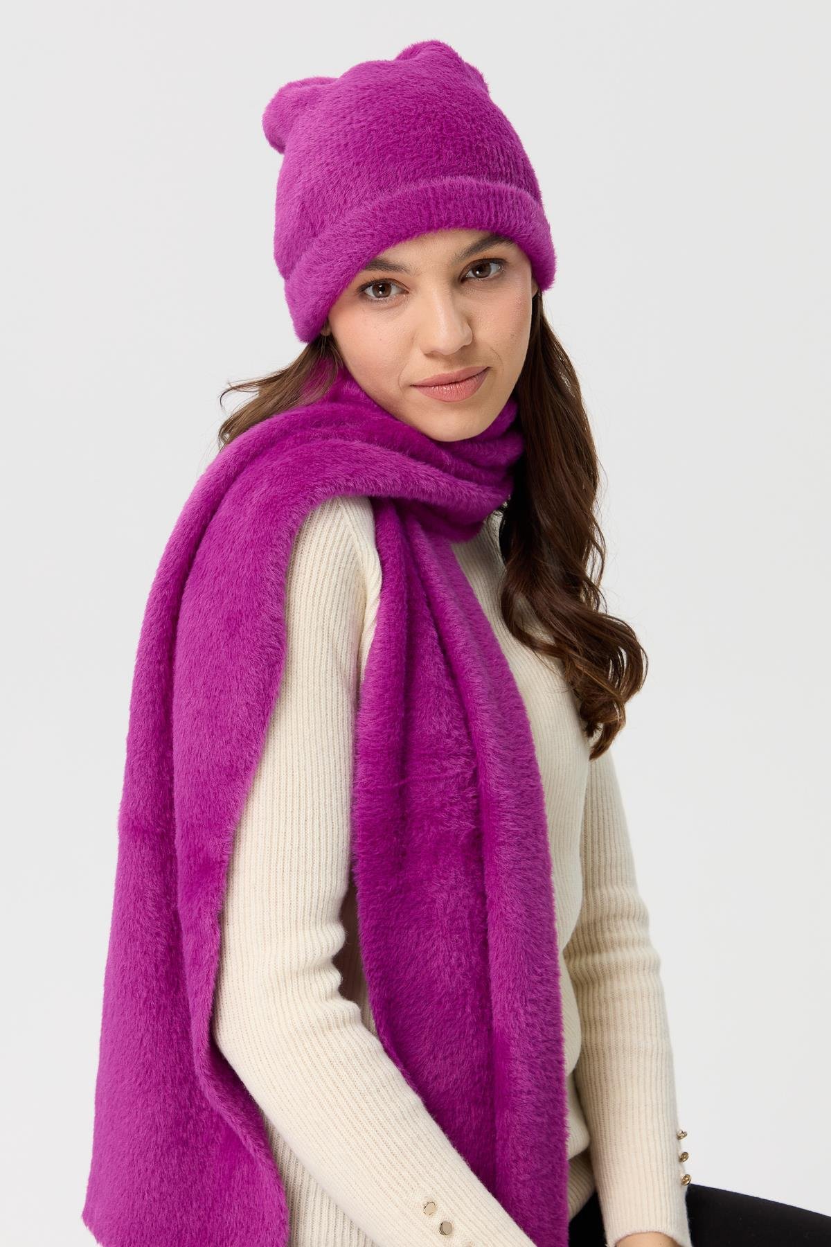 23280Kadın Triko Afrodit Bere Sıklamen