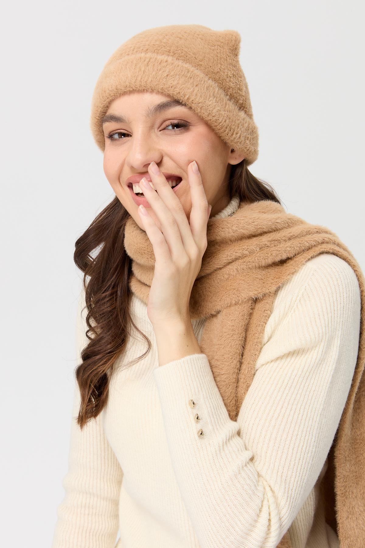 23281Kadın Triko Afrodit Kaşkol Camel