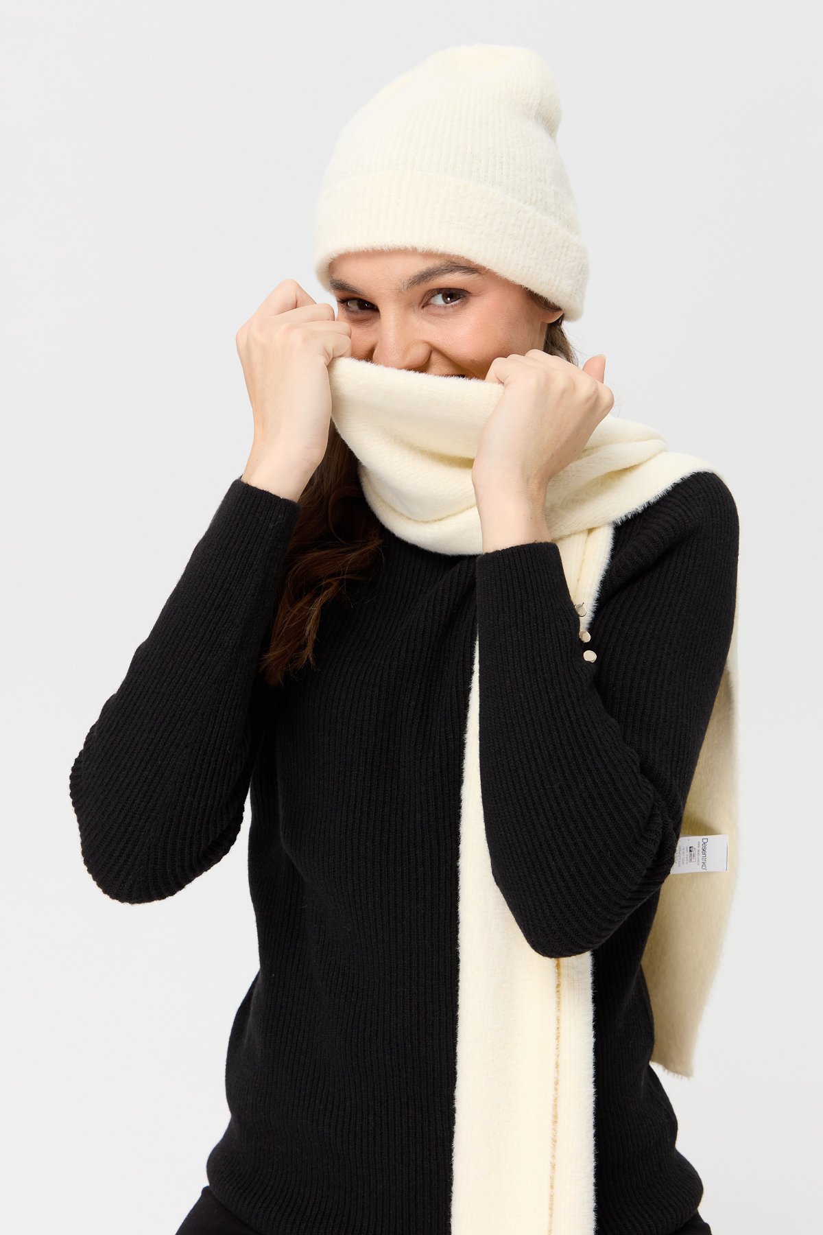 23281Kadın Triko Afrodit Kaşkol Kemik