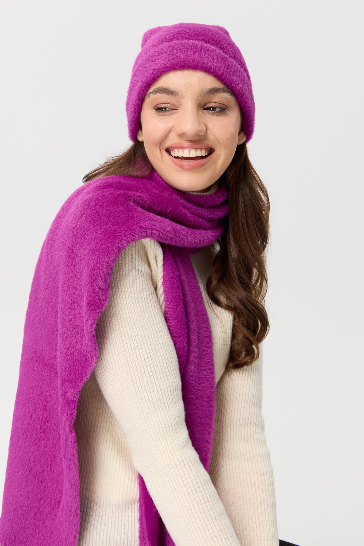 23281Kadın Triko Afrodit Kaşkol Sıklamen