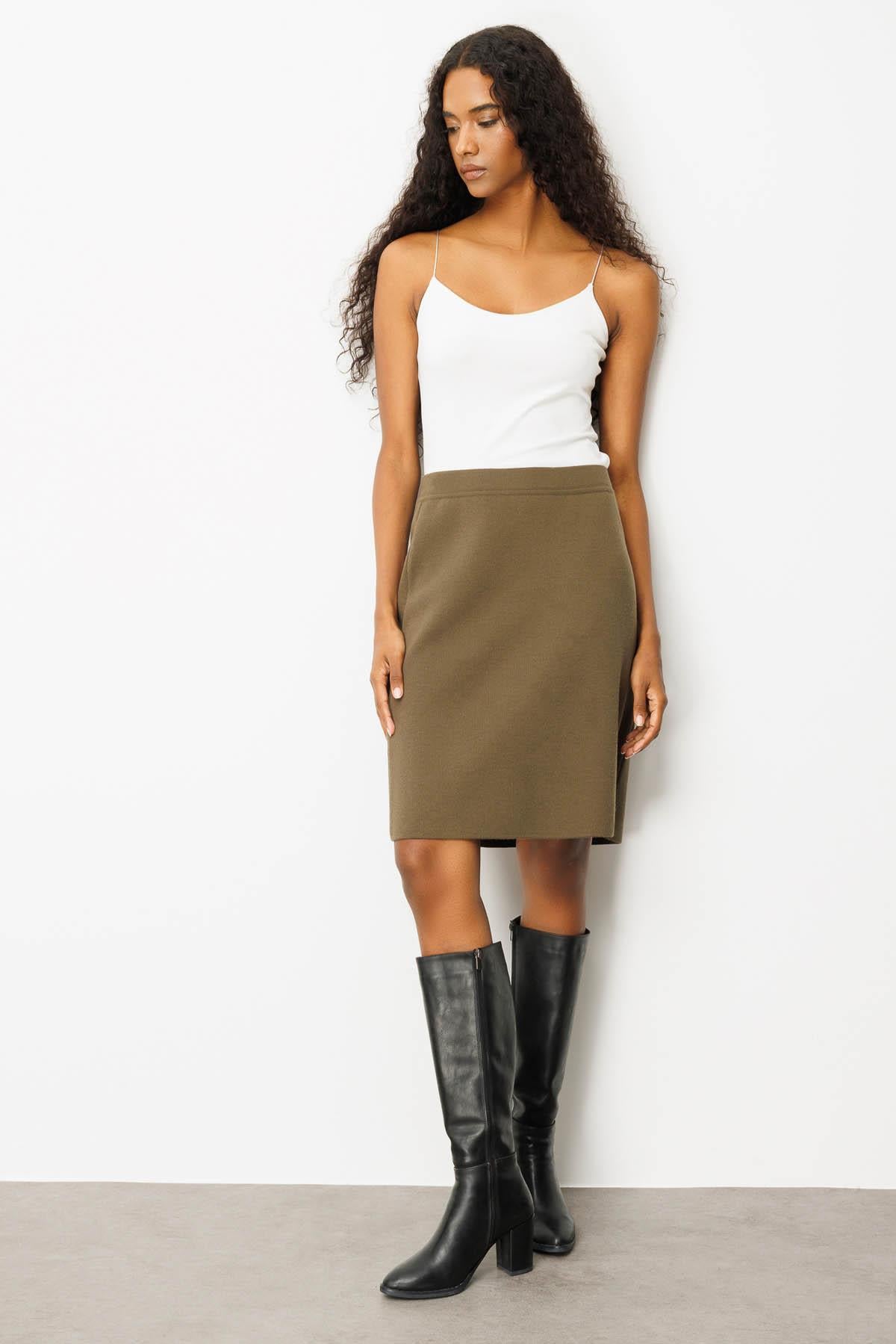 25066Kadın Triko Düz Basic Etek Haki