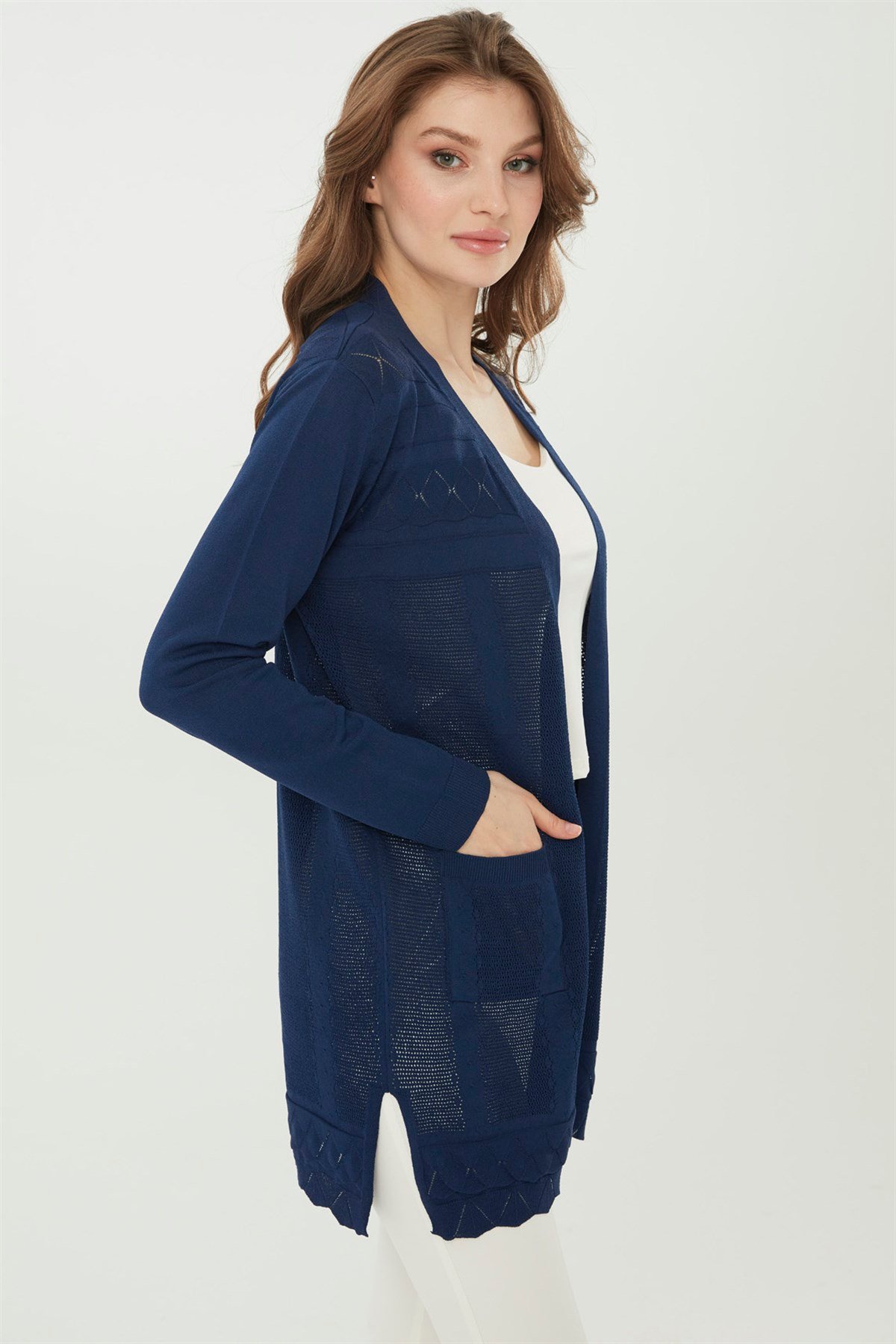 22350Женский удлиненный трикотажный кардиган темно синего цвета