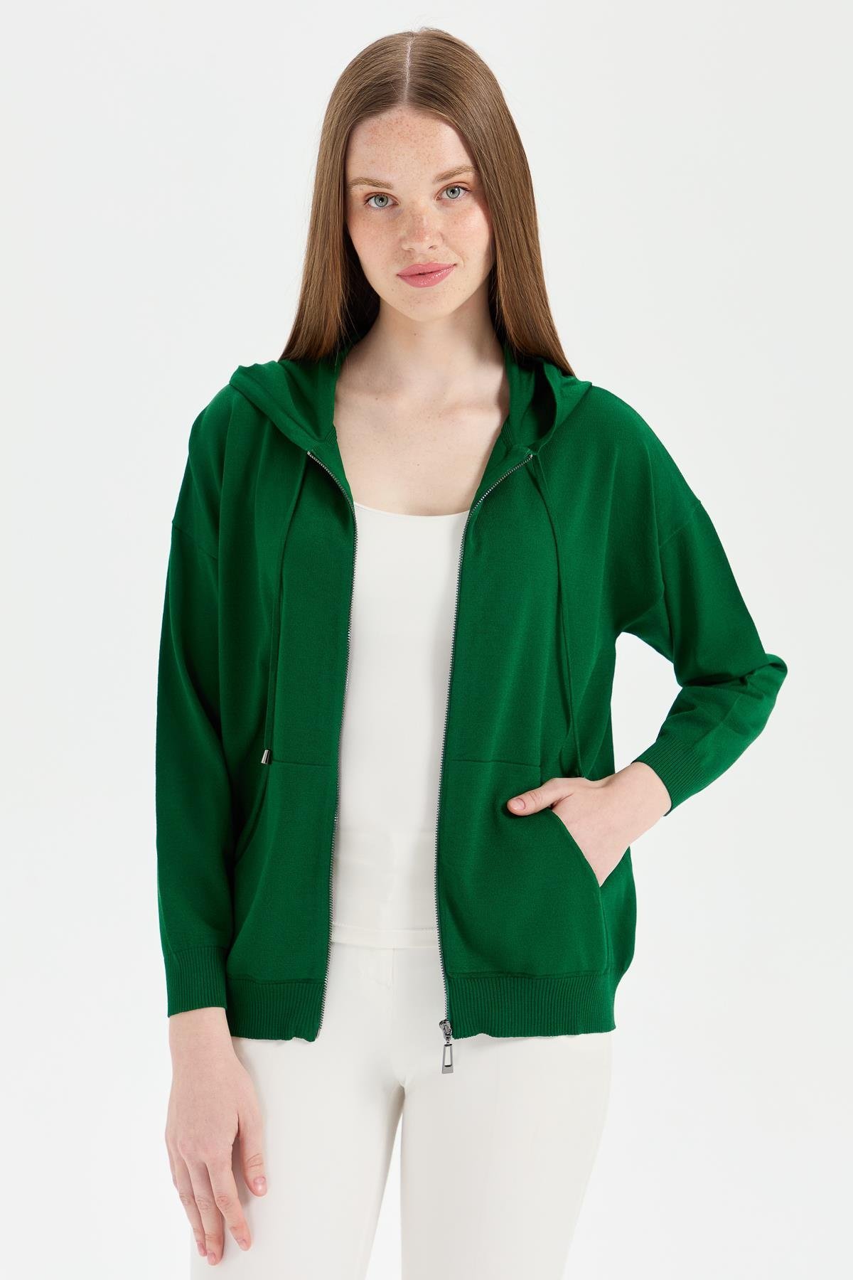 22351Женский удлиненный трикотажный летний кардиган с капюшоном зеленый