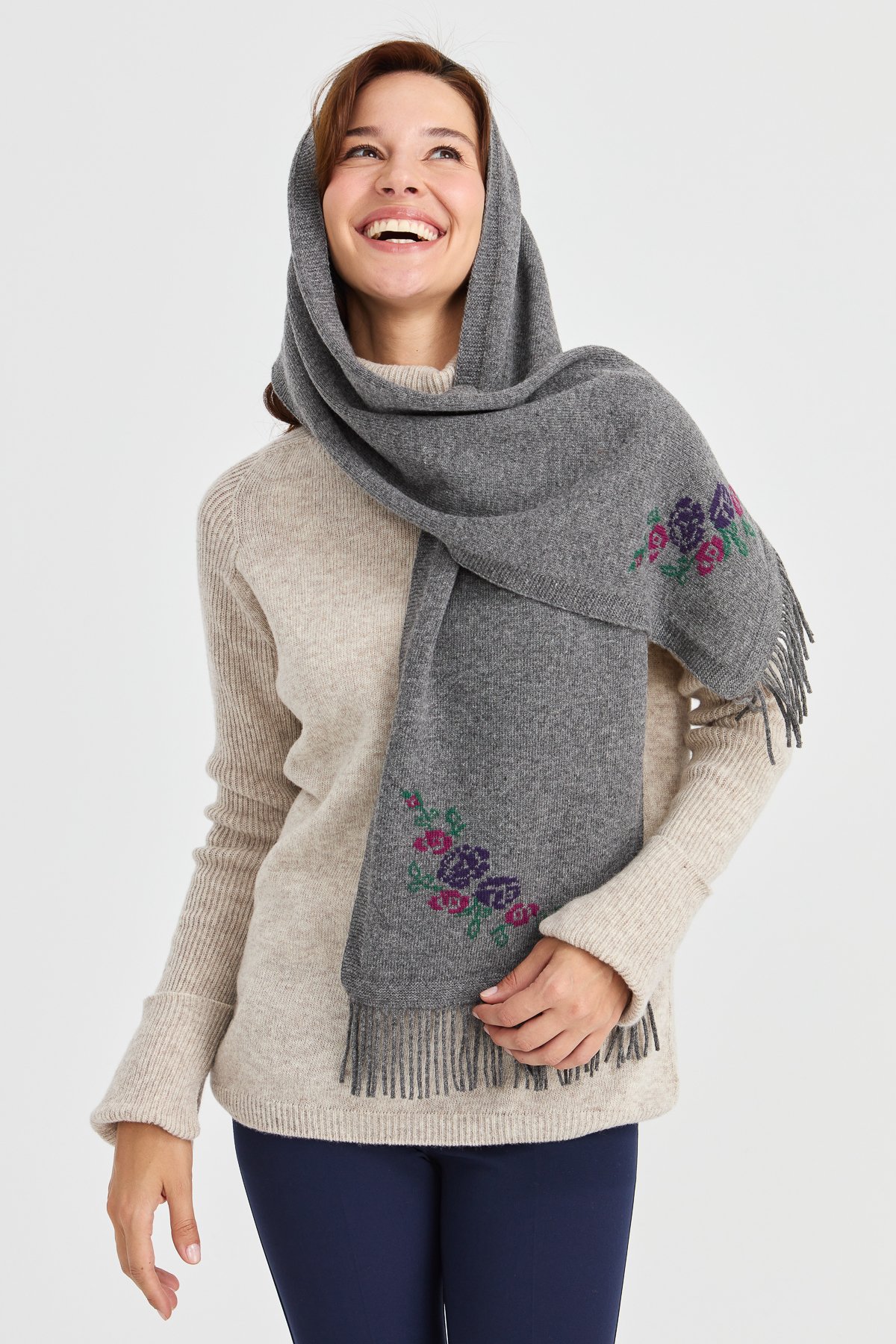 23223Kadın Triko Kenarı Çiçekli Yün Kaşkol Füme