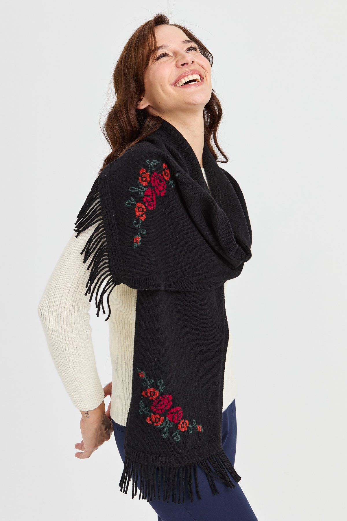 23223Kadın Triko Kenarı Çiçekli Yün Kaşkol Siyah