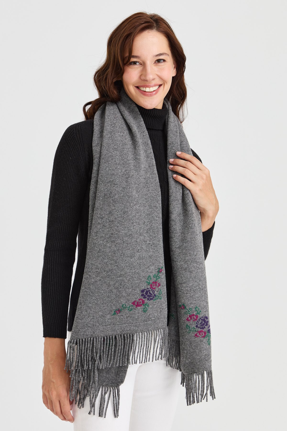 23224Kadın Triko Kenarı Çiçekli Yün Şal Füme