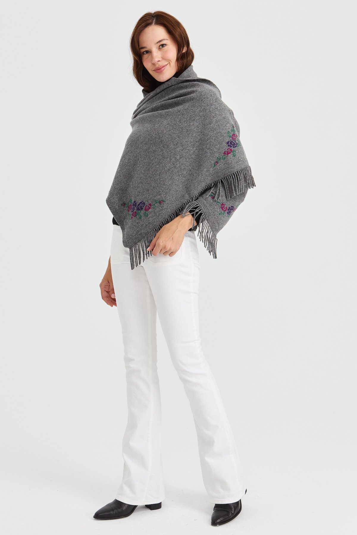 23224Kadın Triko Kenarı Çiçekli Yün Şal Füme