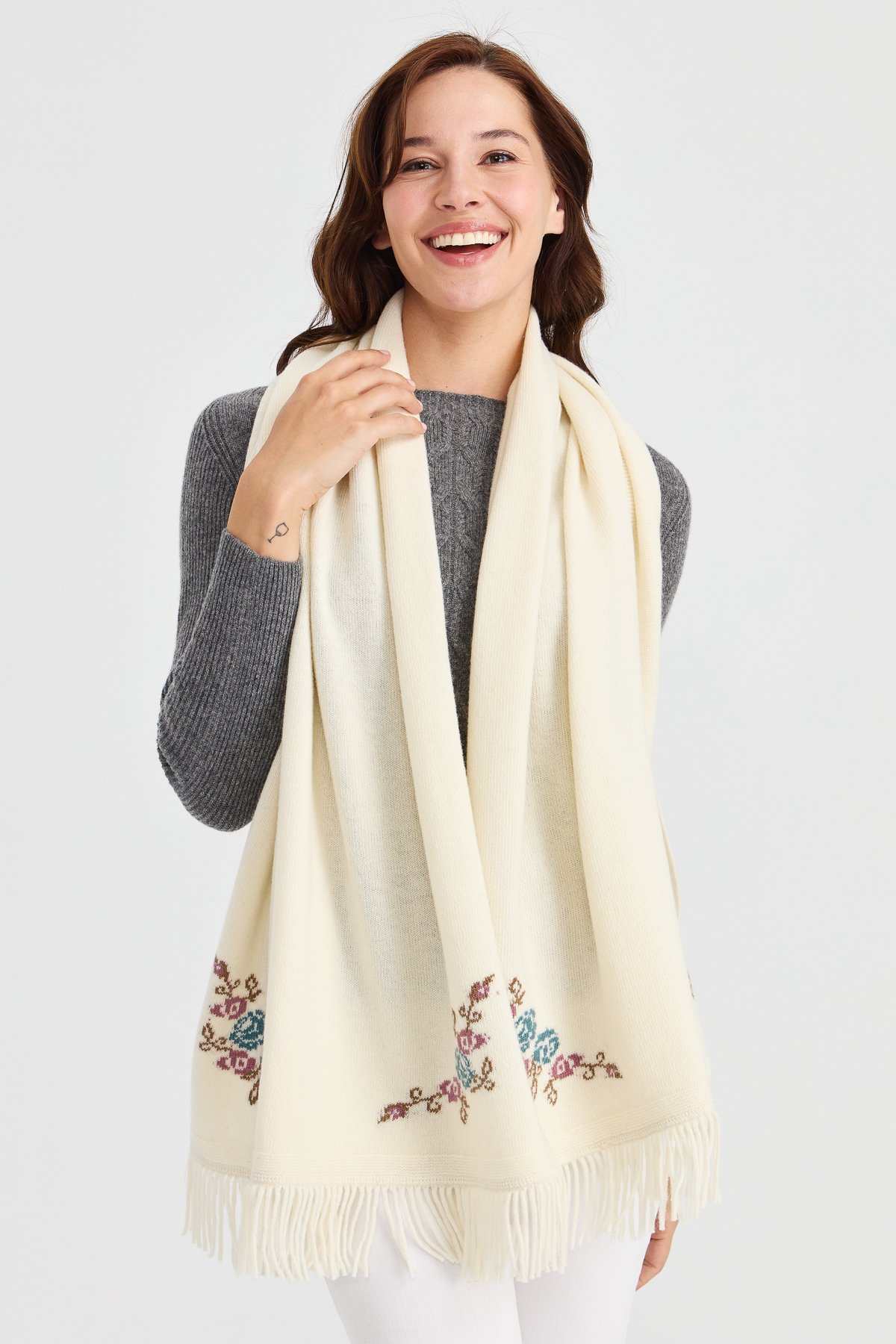 23224Kadın Triko Kenarı Çiçekli Yün Şal Kemik