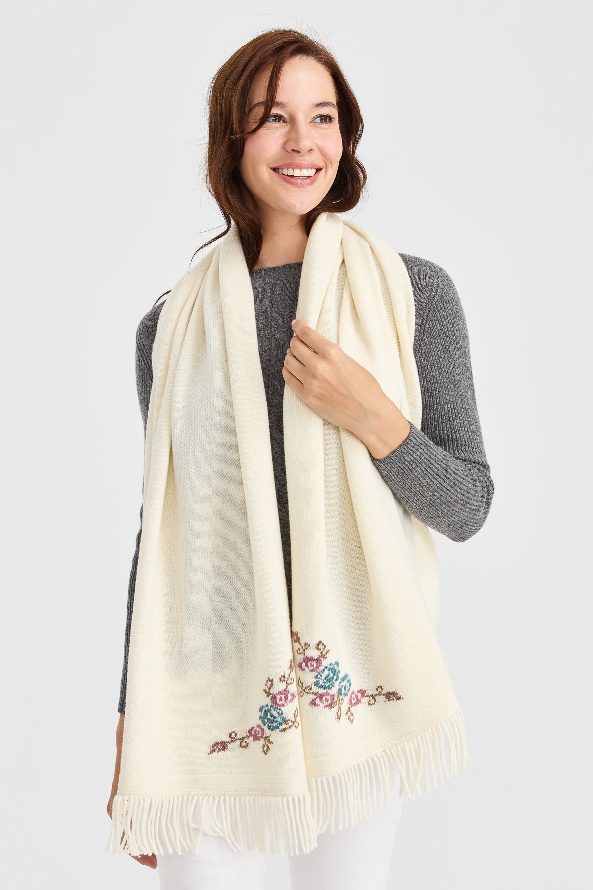 23224Kadın Triko Kenarı Çiçekli Yün Şal Kemik