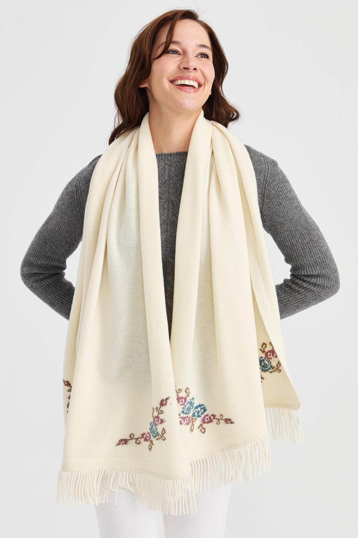 23224Kadın Triko Kenarı Çiçekli Yün Şal Kemik