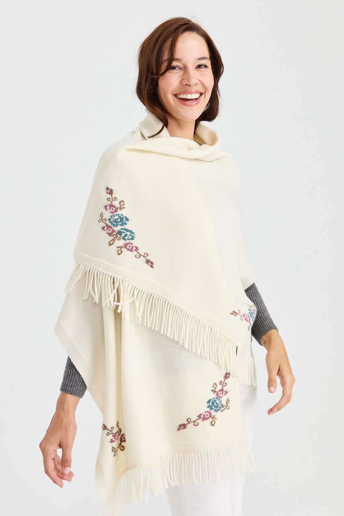 23224Kadın Triko Kenarı Çiçekli Yün Şal Kemik