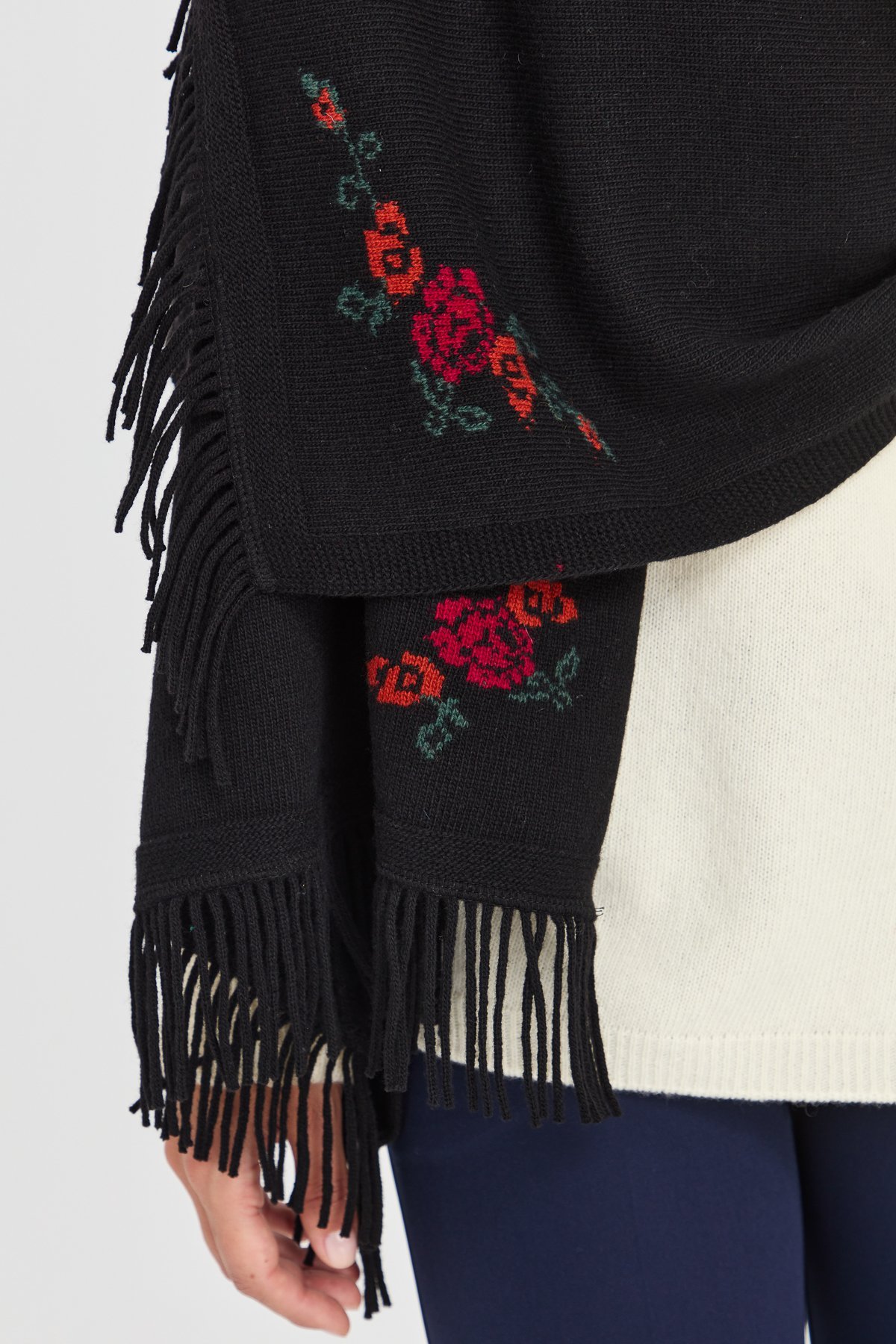 23224Kadın Triko Kenarı Çiçekli Yün Şal Siyah