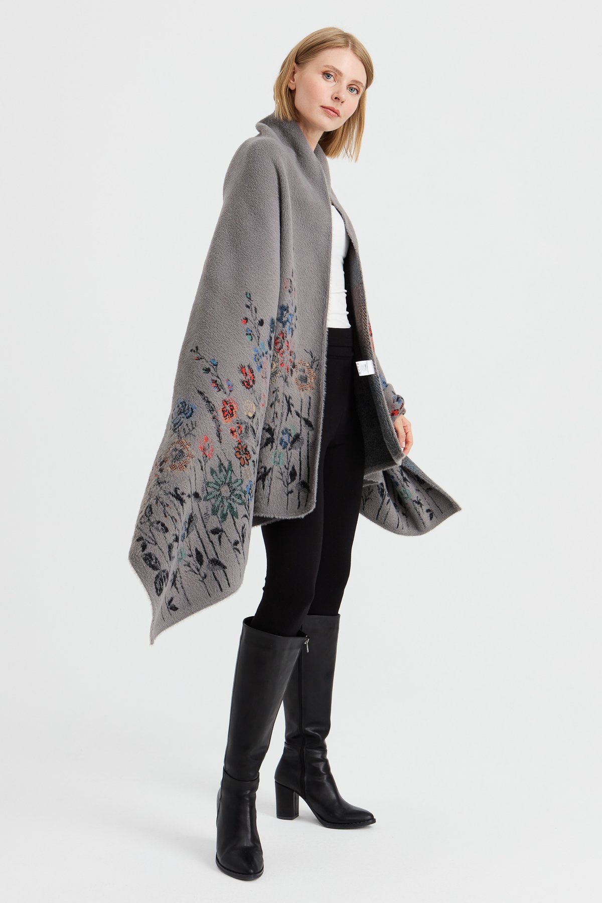 23999Kadın Triko Kenarları Kır Çiçeği Desenli Yün Şal 02