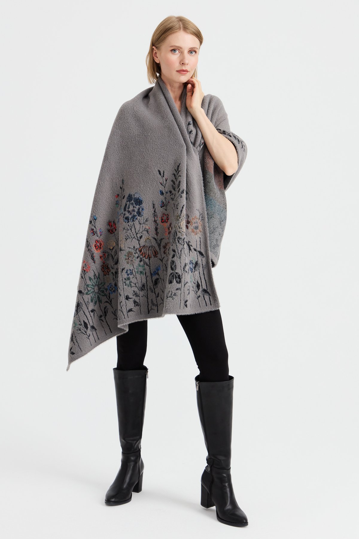 23999Kadın Triko Kenarları Kır Çiçeği Desenli Yün Şal 02