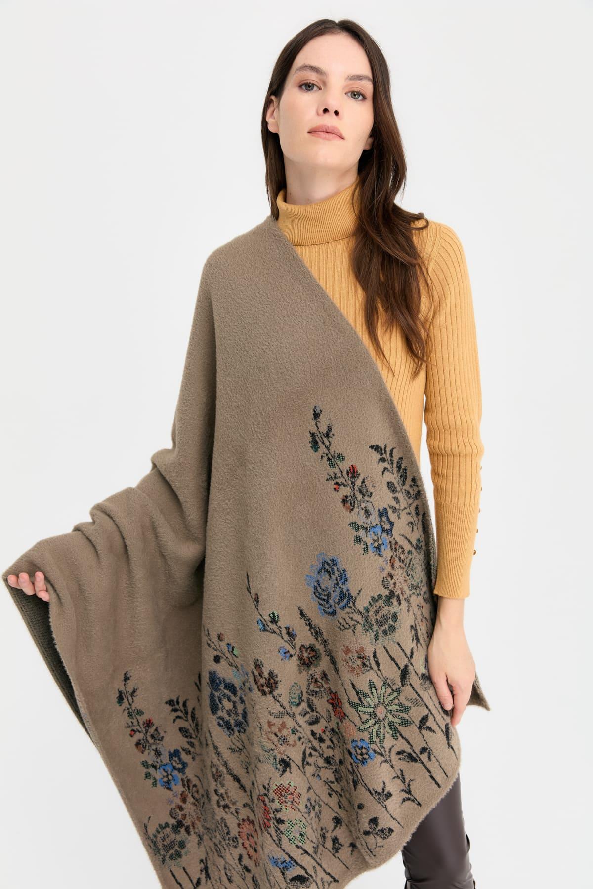23999Kadın Triko Kenarları Kır Çiçeği Desenli Yün Şal 10