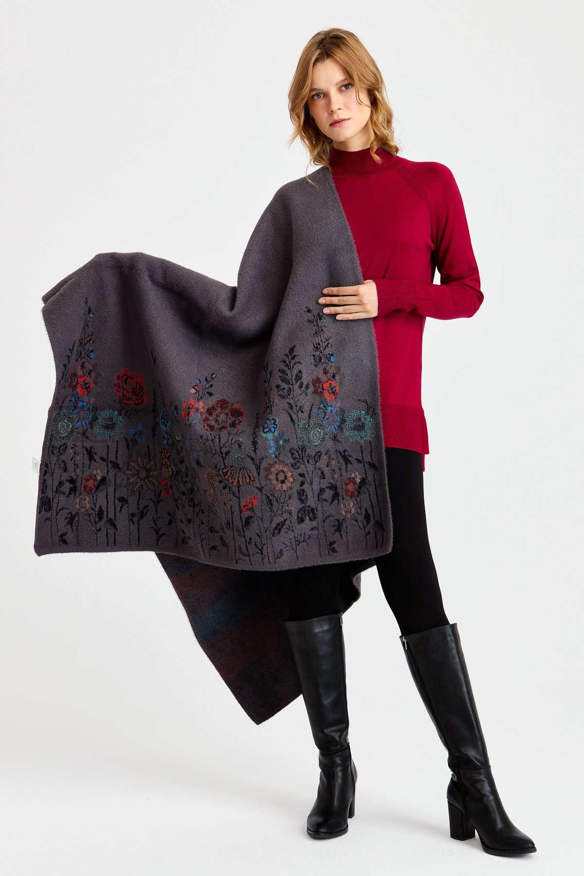 23999Женская шерстяная трикотажная шаль с узором полевых цветов по краям