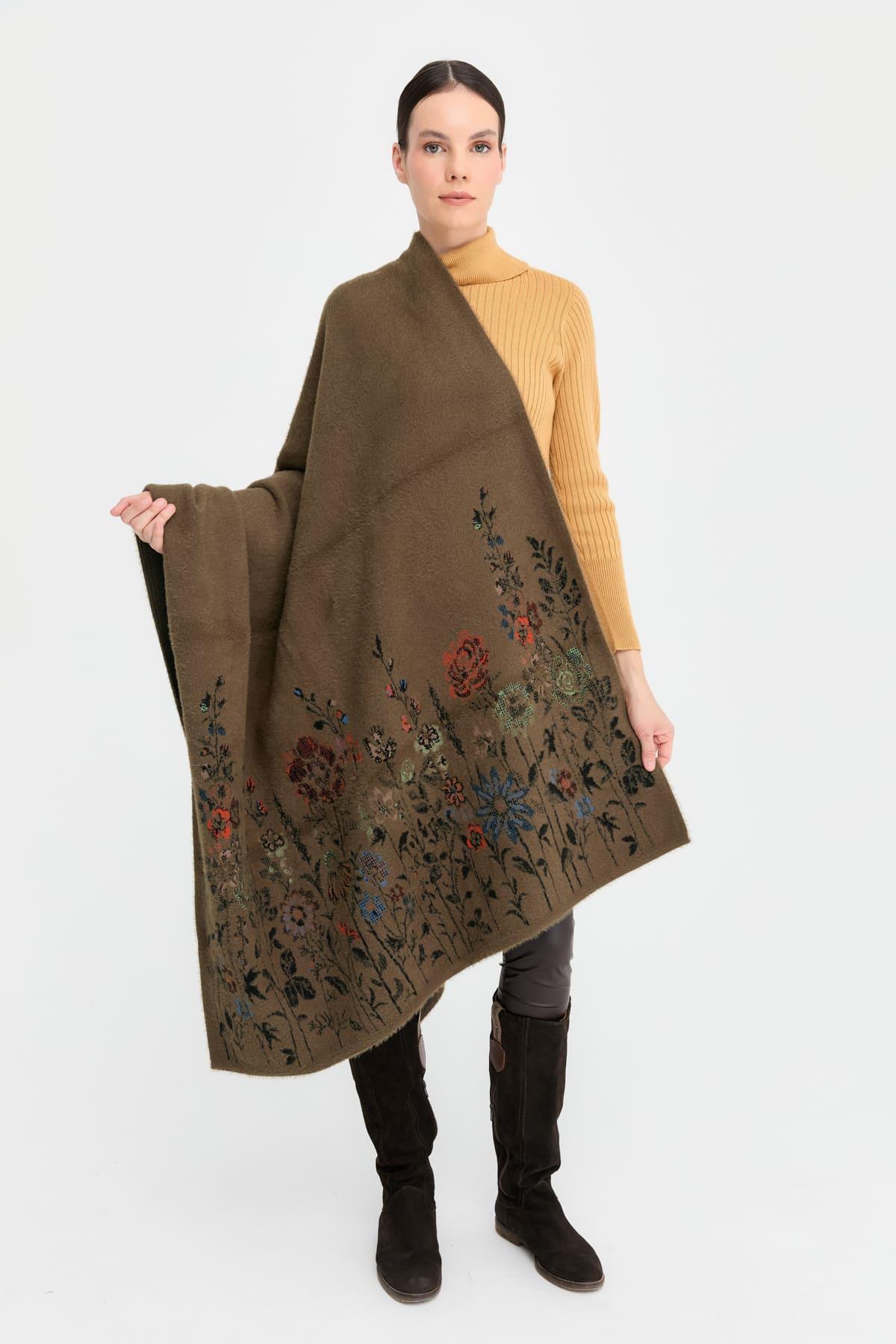 23999Kadın Triko Kenarları Kır Çiçeği Desenli Yün Şal 08