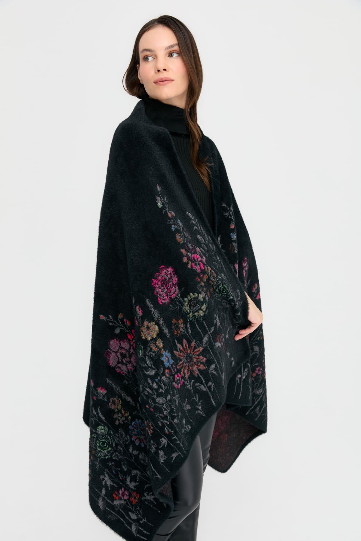 23999Kadın Triko Kenarları Kır Çiçeği Desenli Yün Şal 06