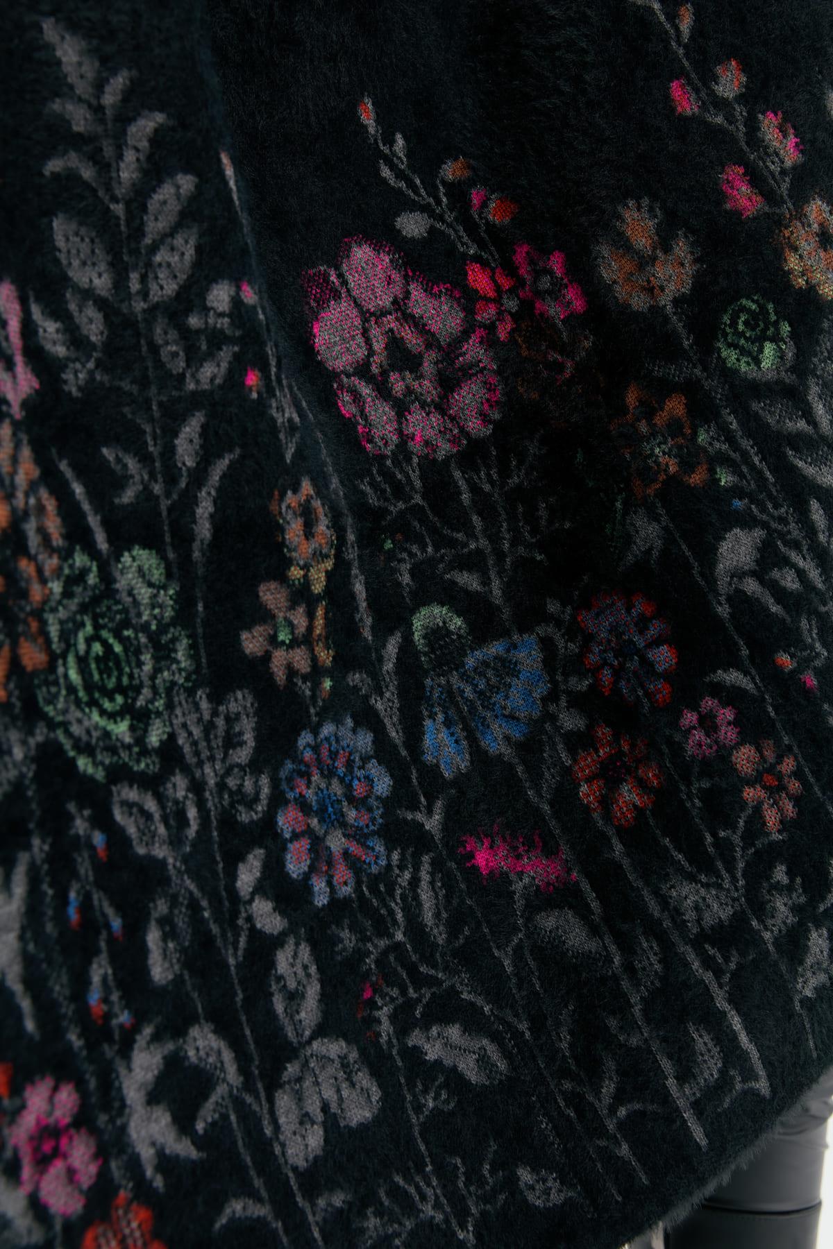 23999Kadın Triko Kenarları Kır Çiçeği Desenli Yün Şal 06