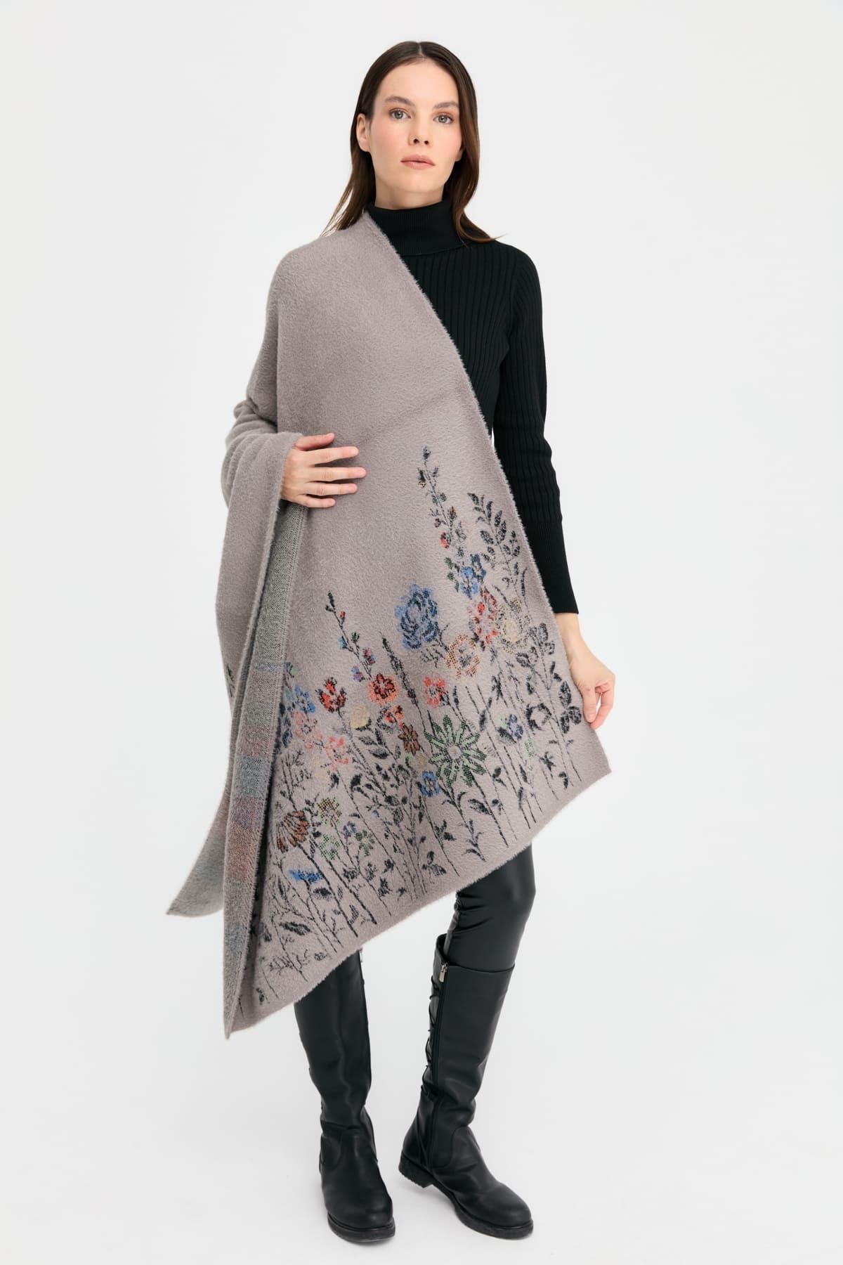 23999Kadın Triko Kenarları Kır Çiçeği Desenli Yün Şal 11