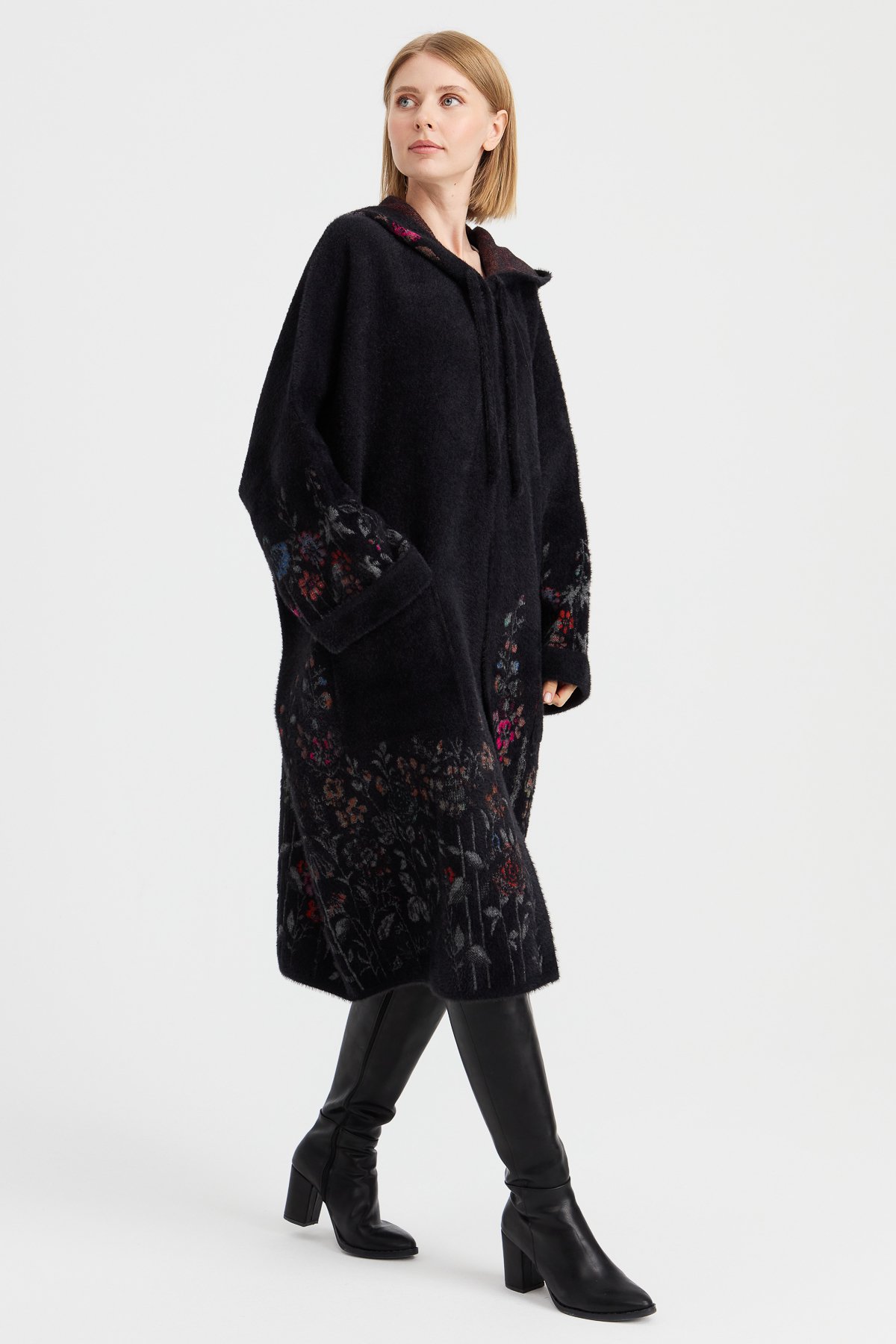 23065Kadın Triko Kırçiçeği Desenli AFrodit Panço Siyah