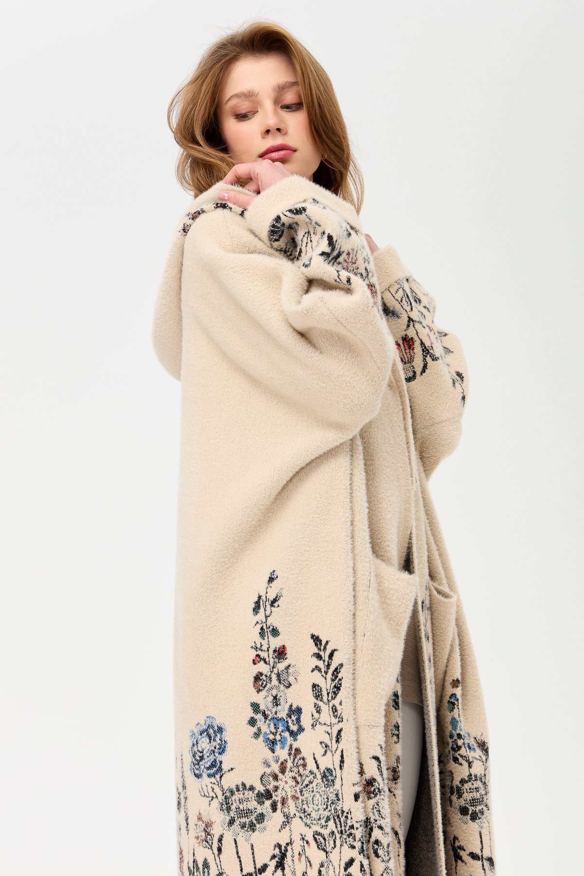 23065Kadın Triko Kırçiçeği Desenli AFrodit Panço Bej