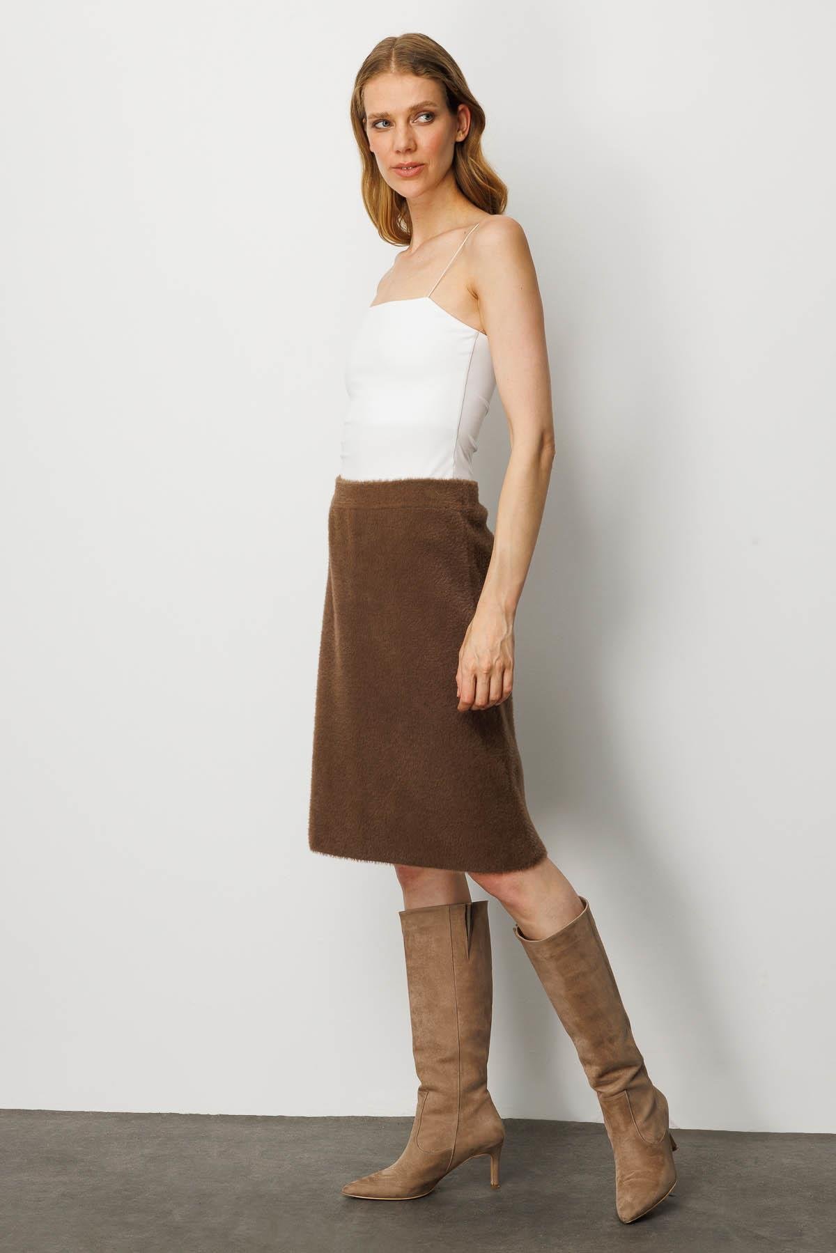 25004Kadın Triko Kısa Etek Kahve